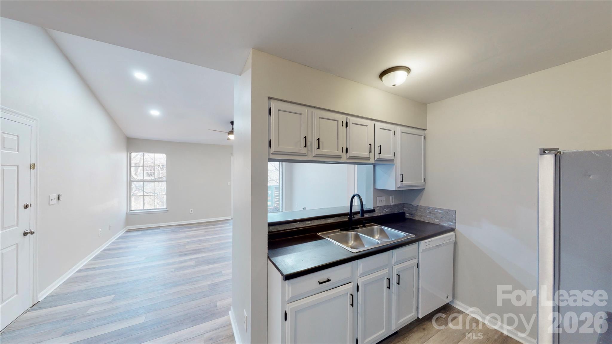 9617 Vinca Circle G Property Photo 4