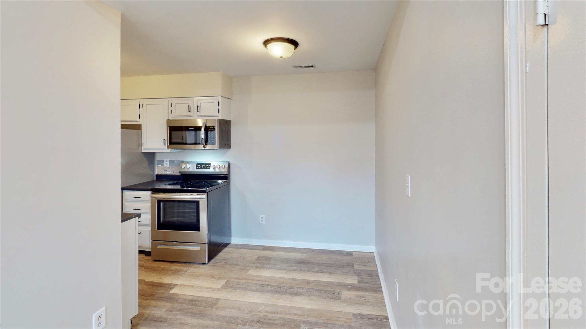 9617 Vinca Circle G Property Photo 6
