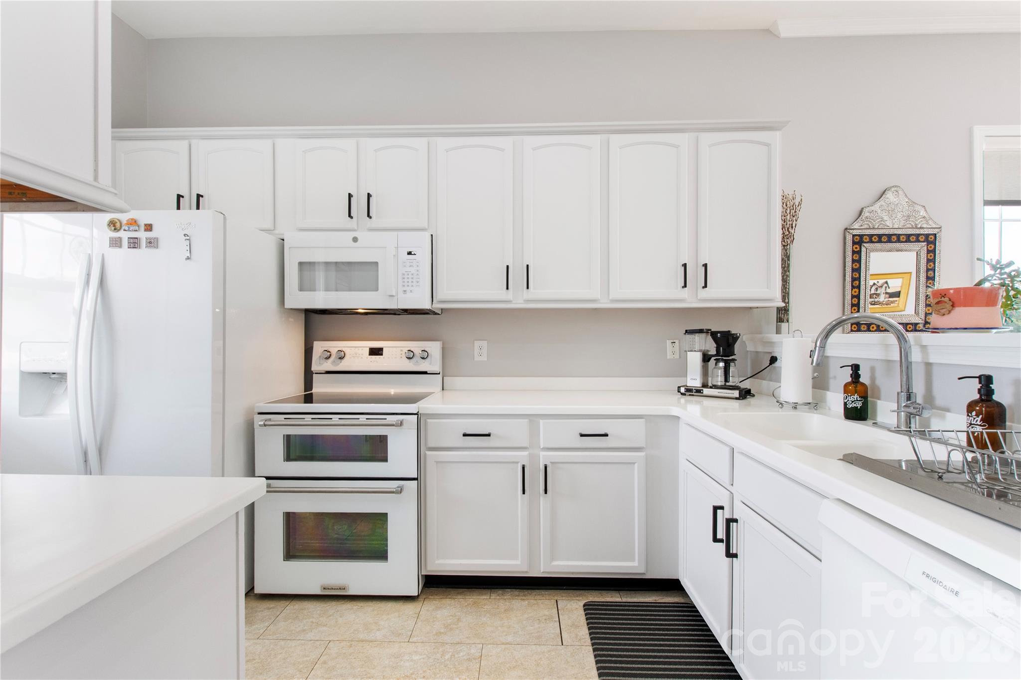111 White Street B Property Photo 4