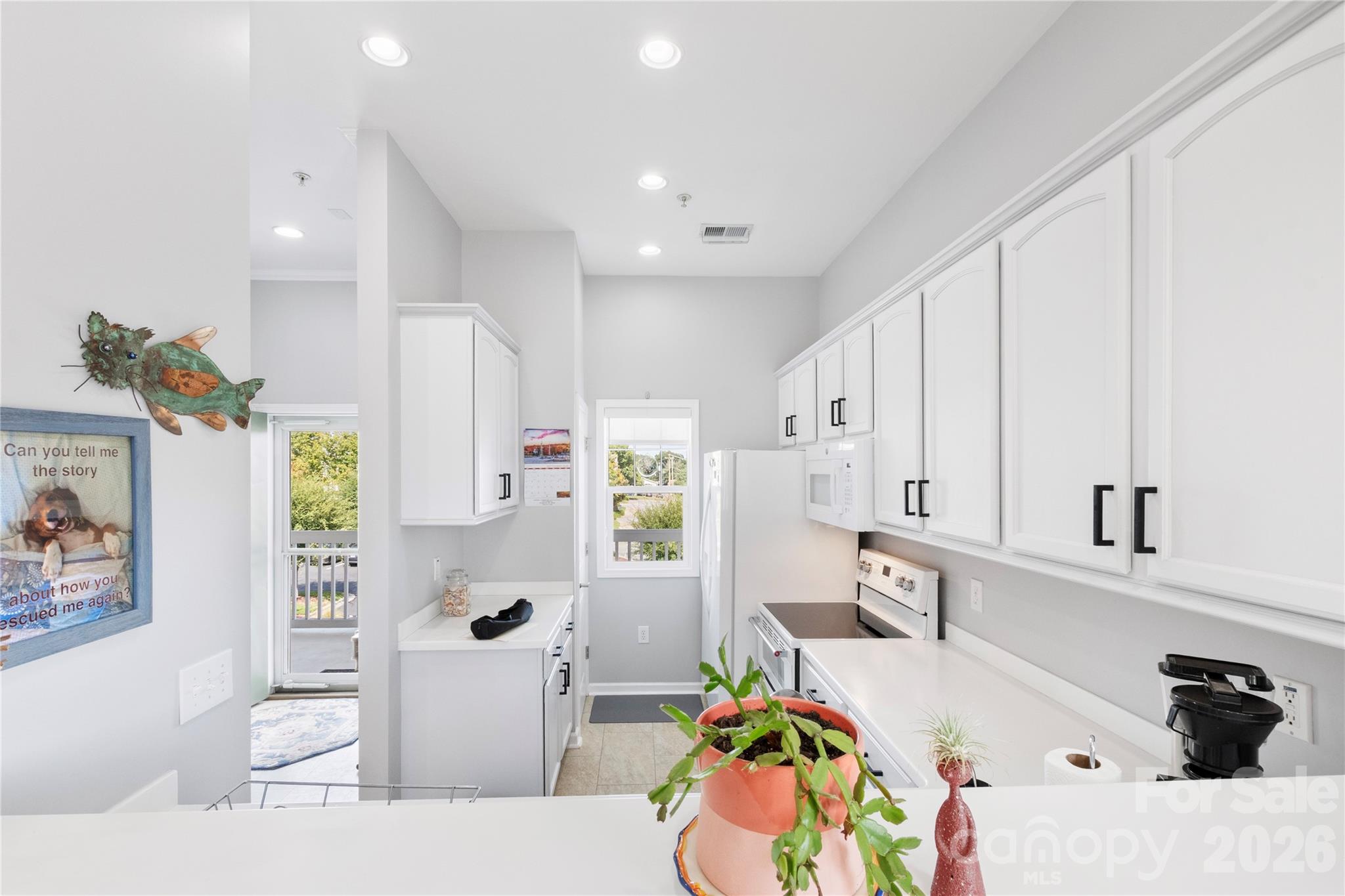 111 White Street B Property Photo 7