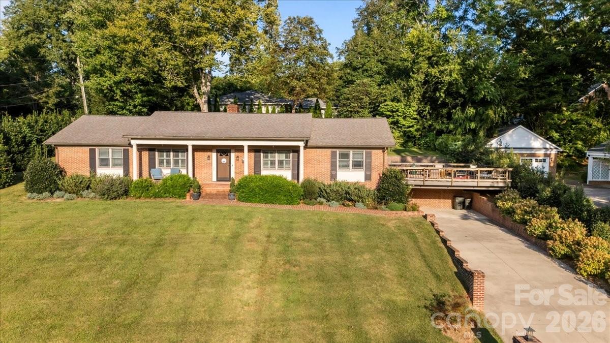 102 Hillside Lane Property Photo 2