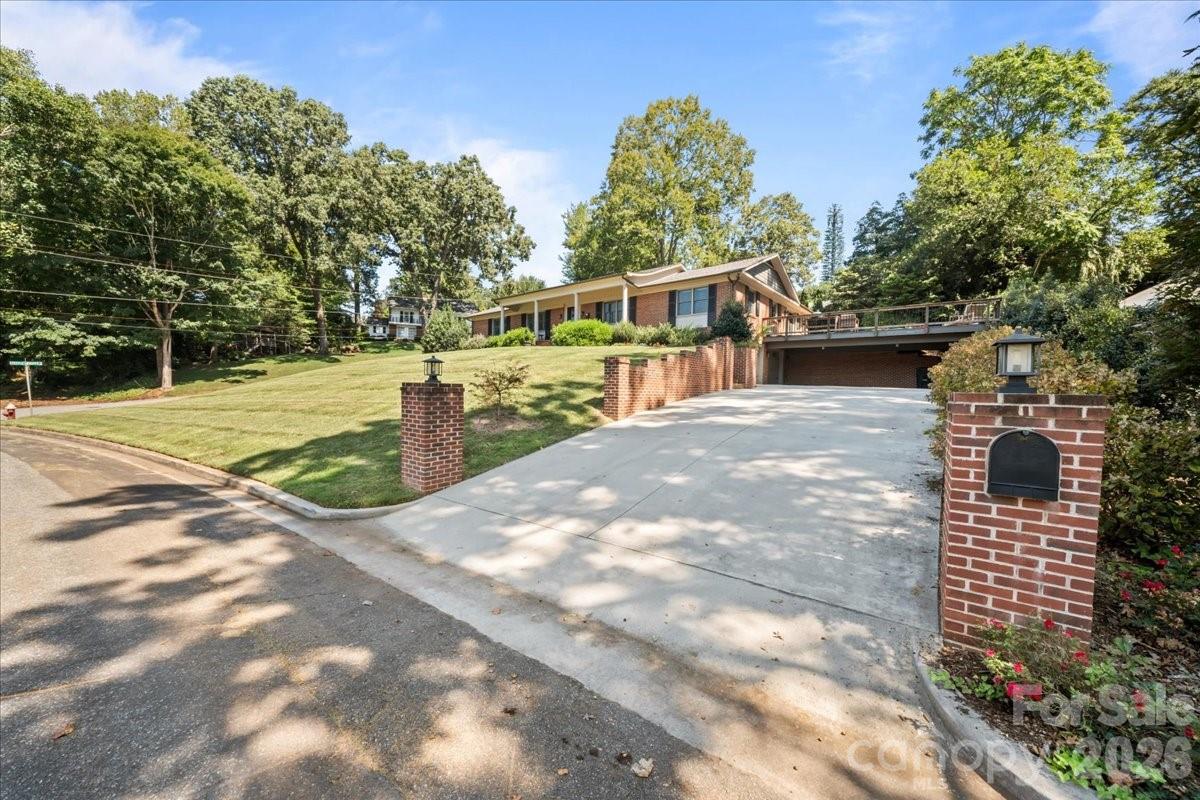 102 Hillside Lane Property Photo 4