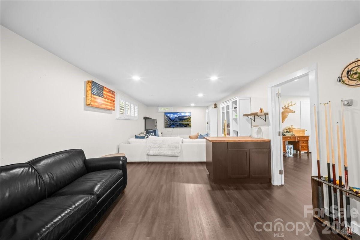 102 Hillside Lane Property Photo 34