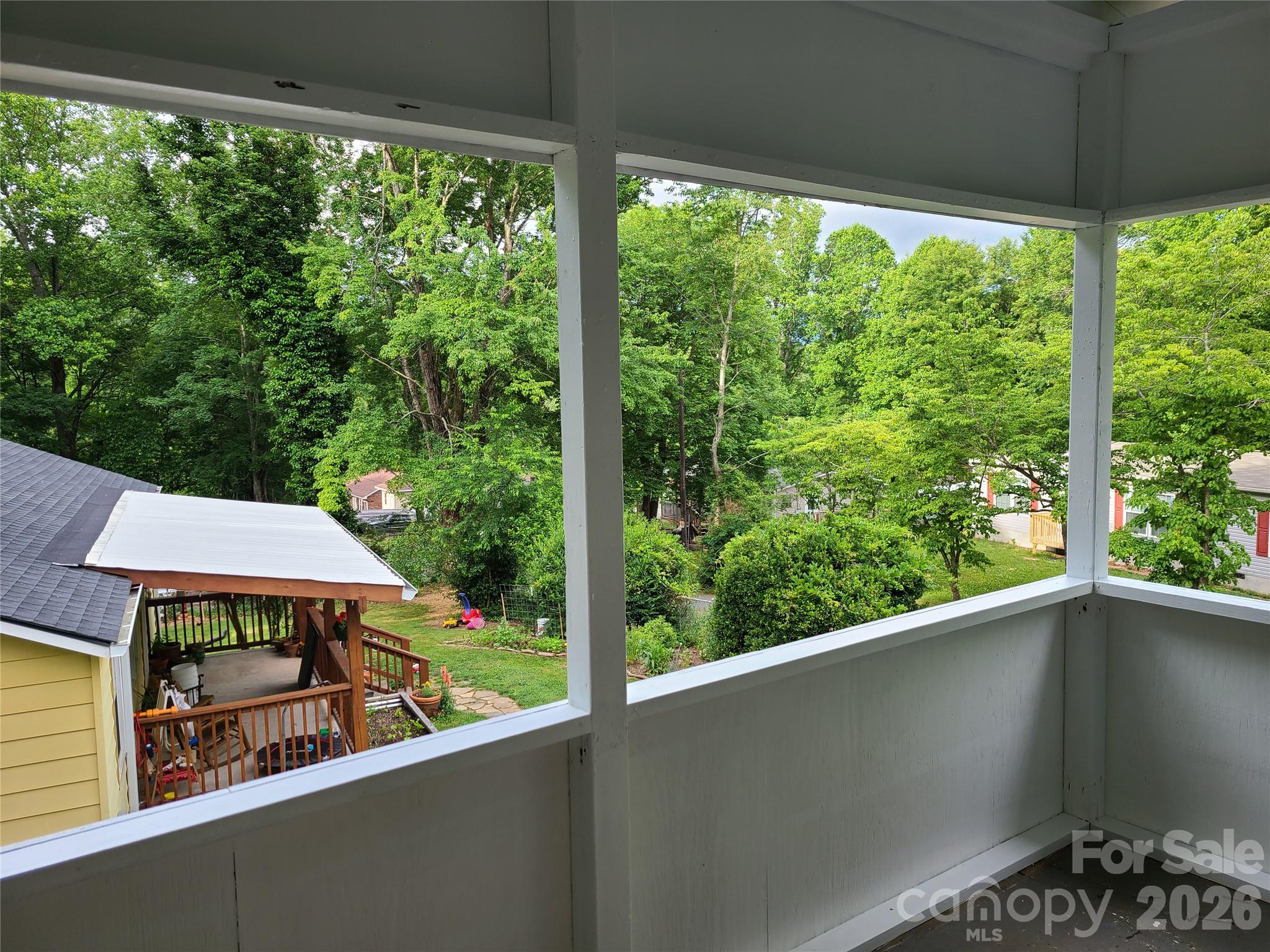 822 Azalea Avenue Property Photo 4