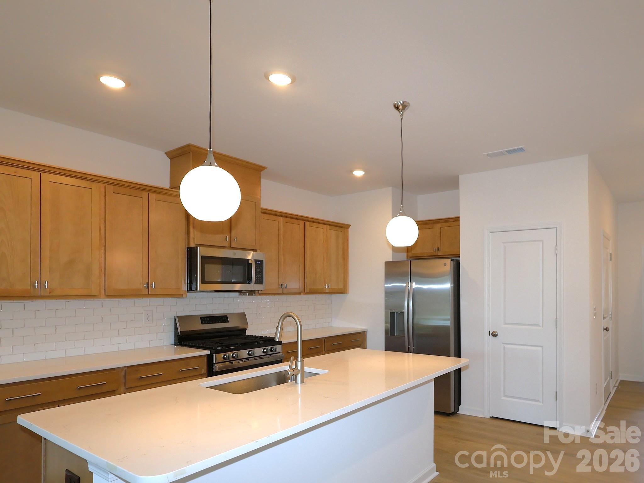 2707 Yeager Drive Property Photo 2