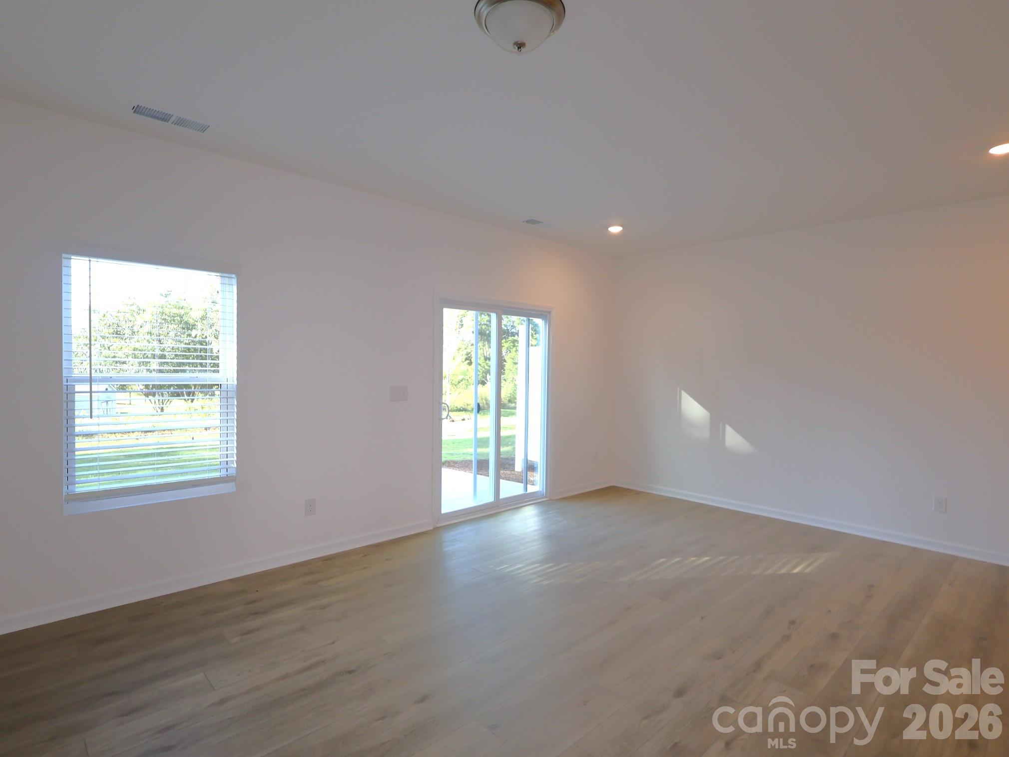 2707 Yeager Drive Property Photo 5