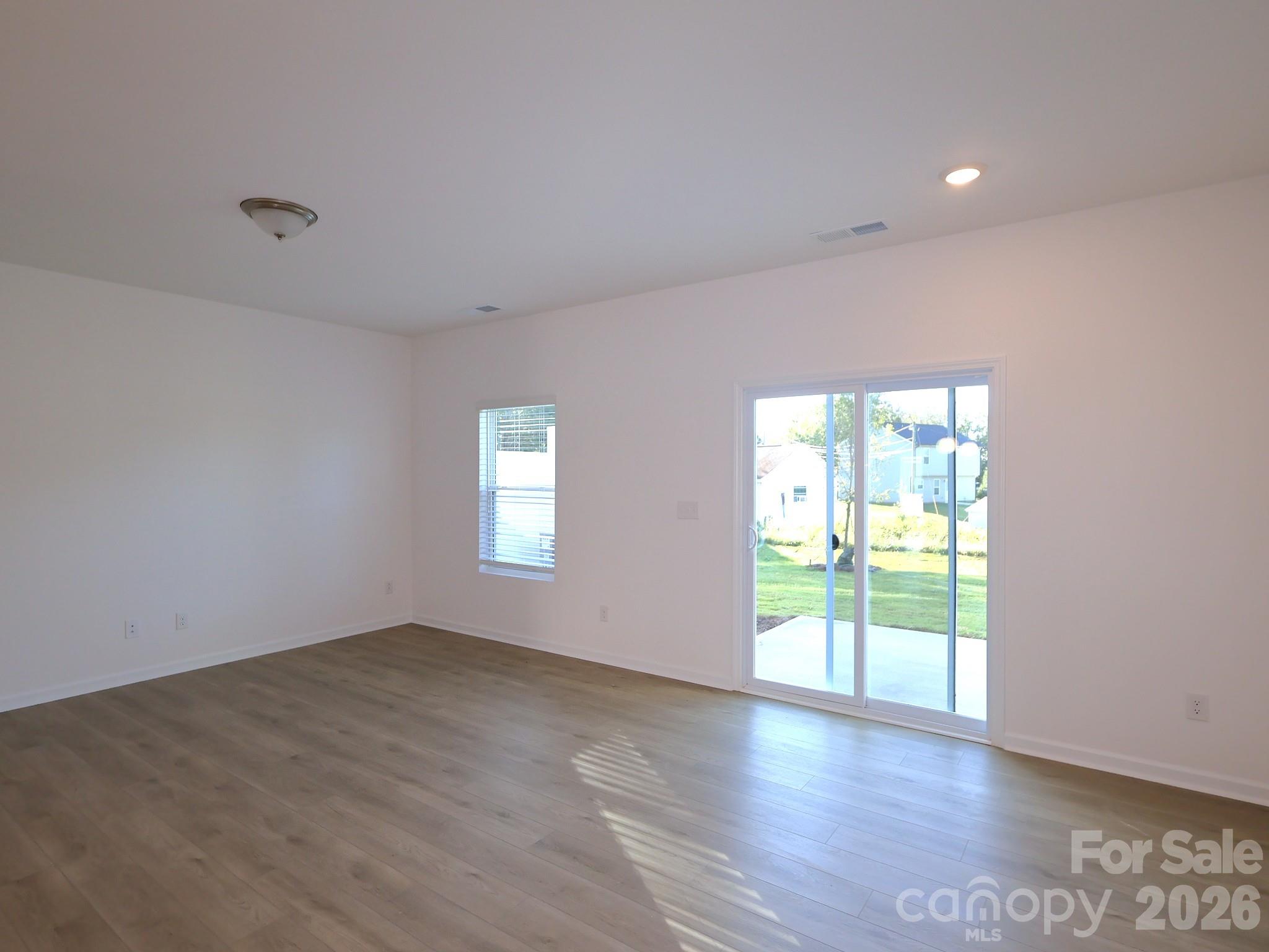 2707 Yeager Drive Property Photo 6