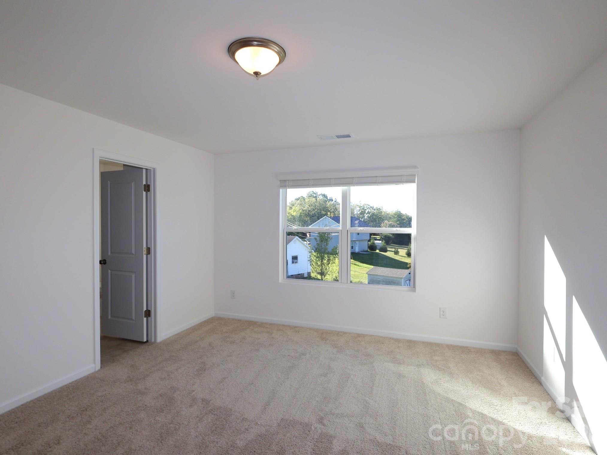 2707 Yeager Drive Property Photo 10