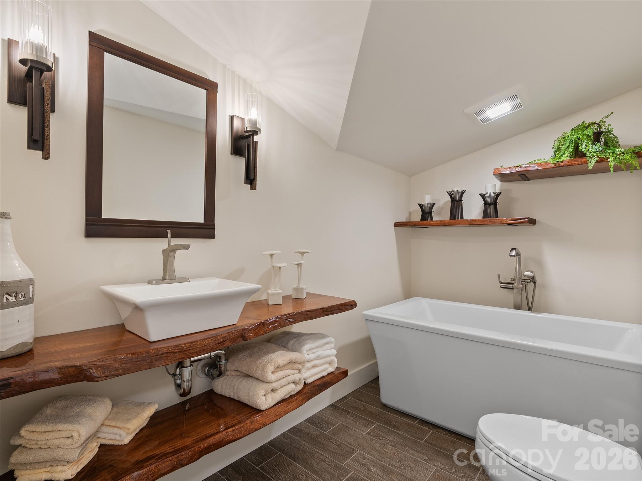 117 Amberleaf Way Property Photo 28