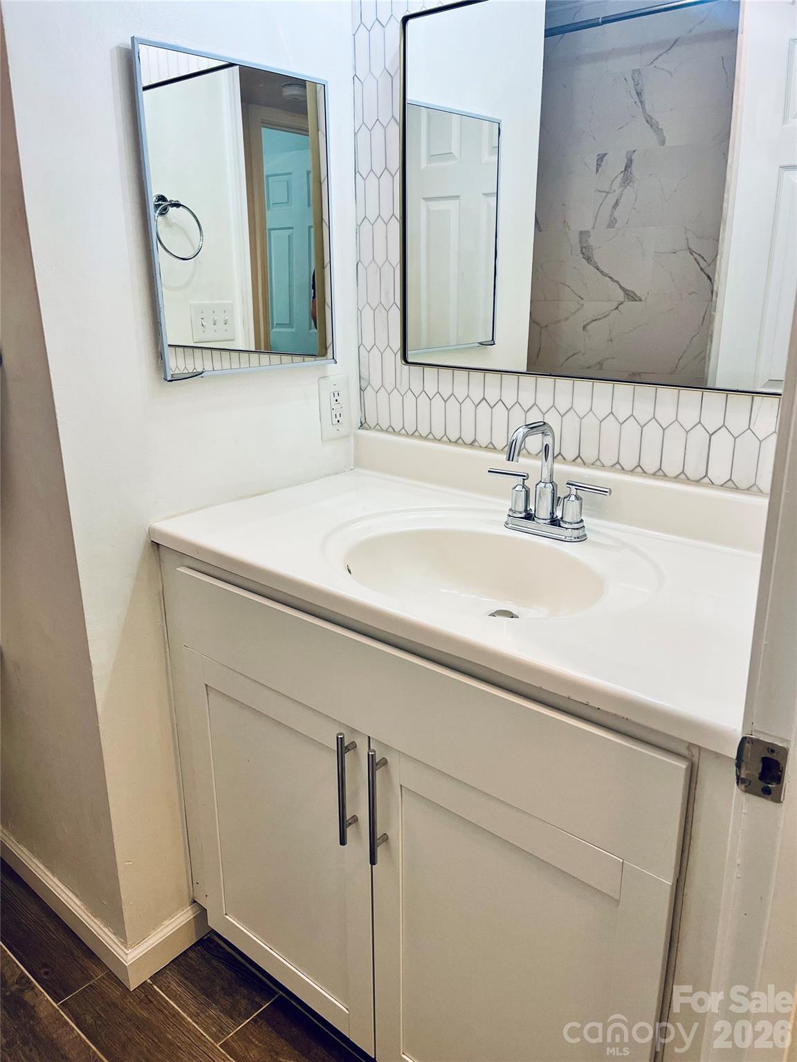 423 W 8th Street 73 Property Photo 13