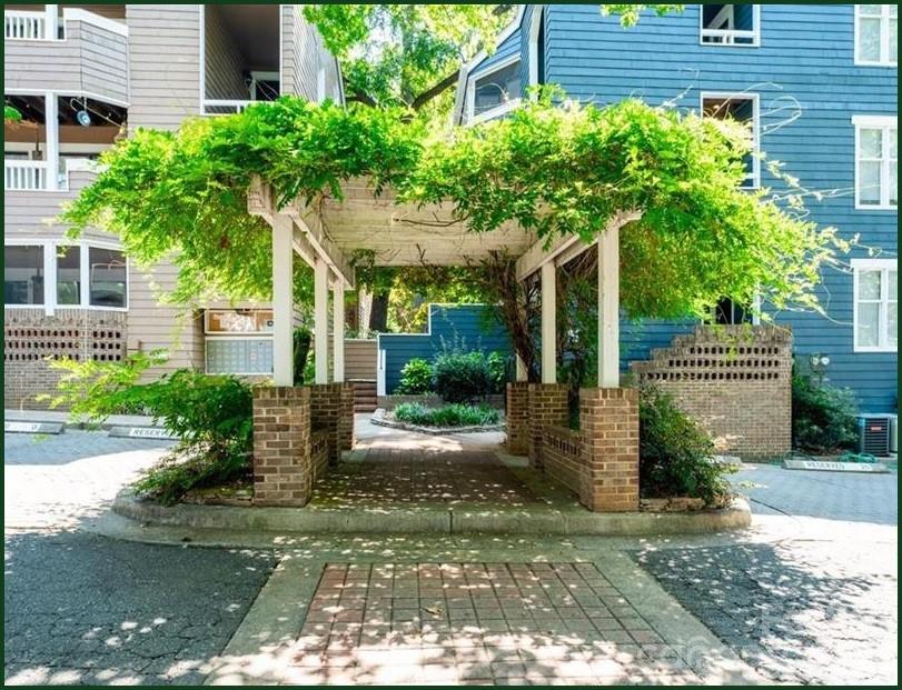 423 W 8th Street 73 Property Photo 18