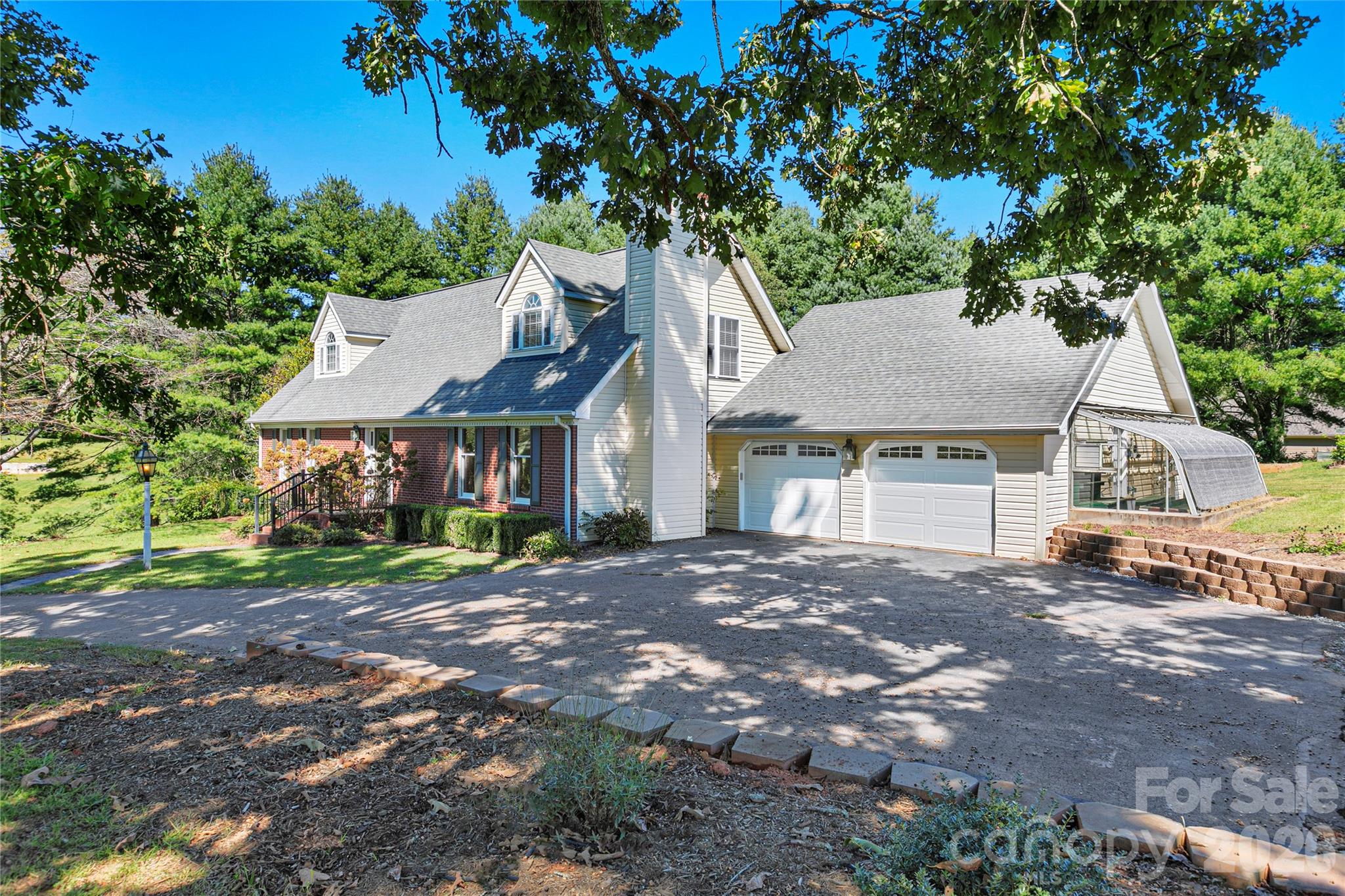 618 Windover Drive Property Photo 3
