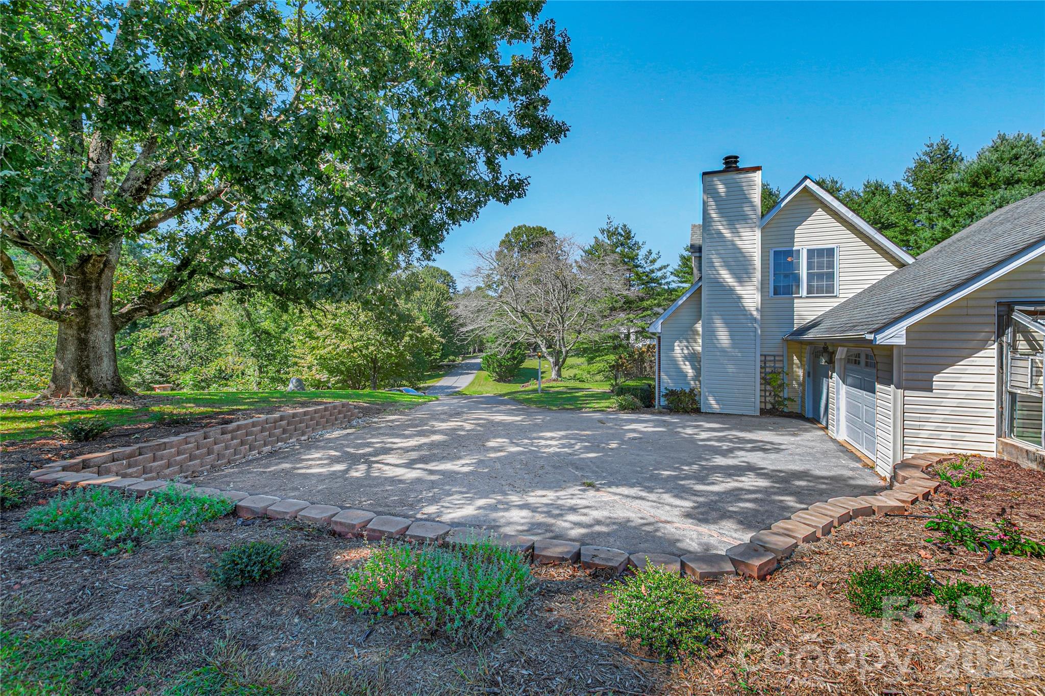 618 Windover Drive Property Photo 4