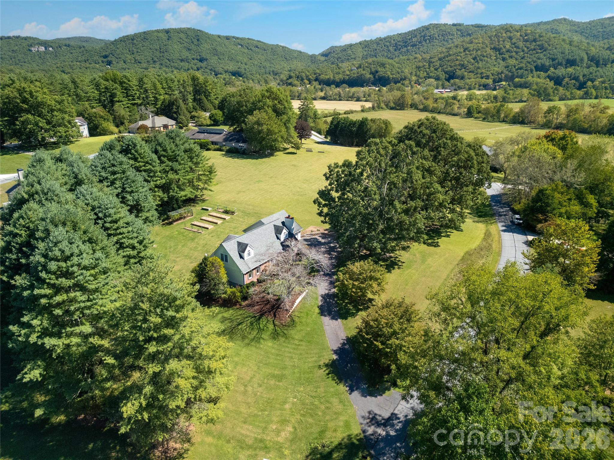 618 Windover Drive Property Photo 8