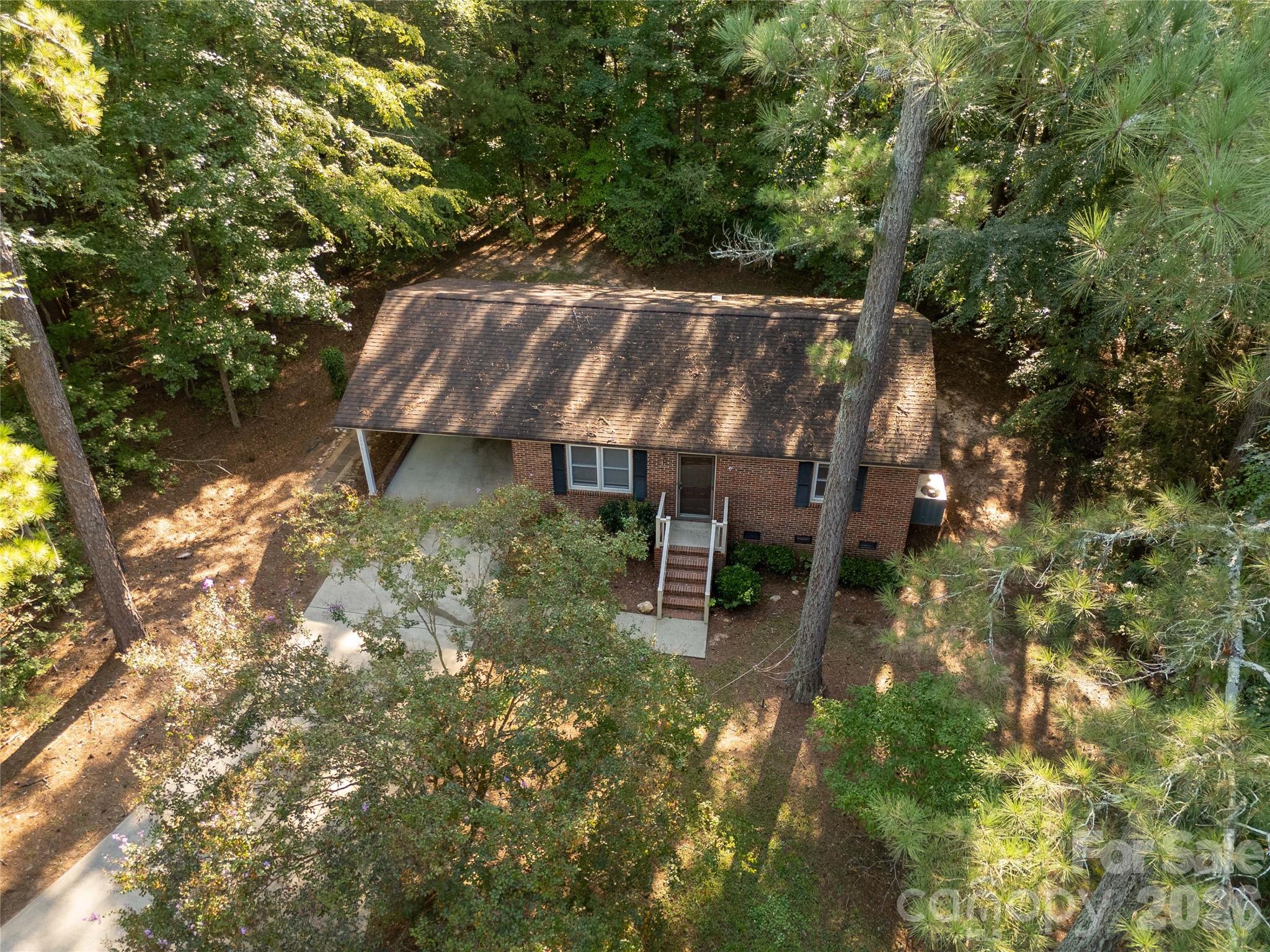 3055 University Drive Property Photo 1