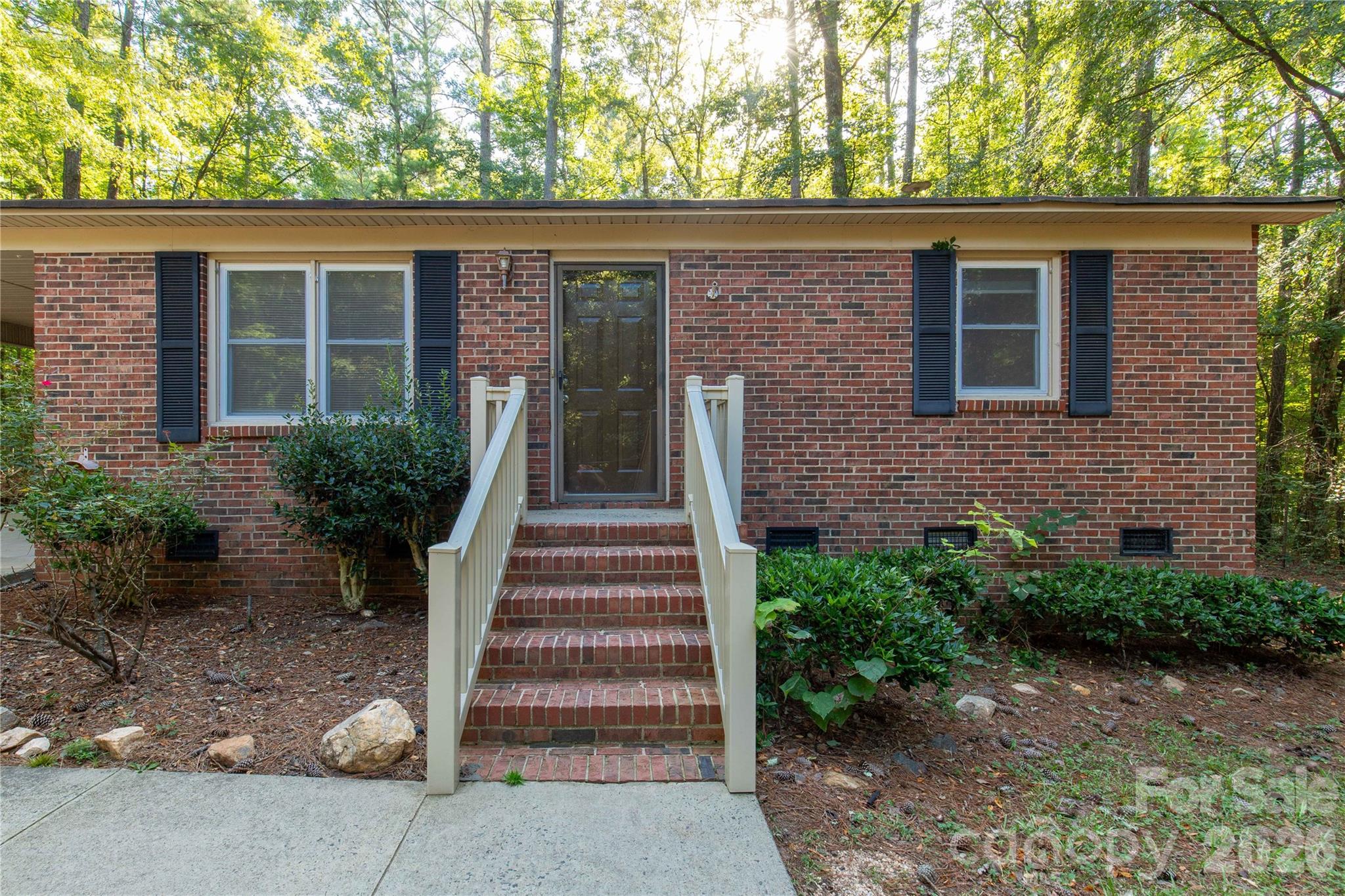 3055 University Drive Property Photo 3