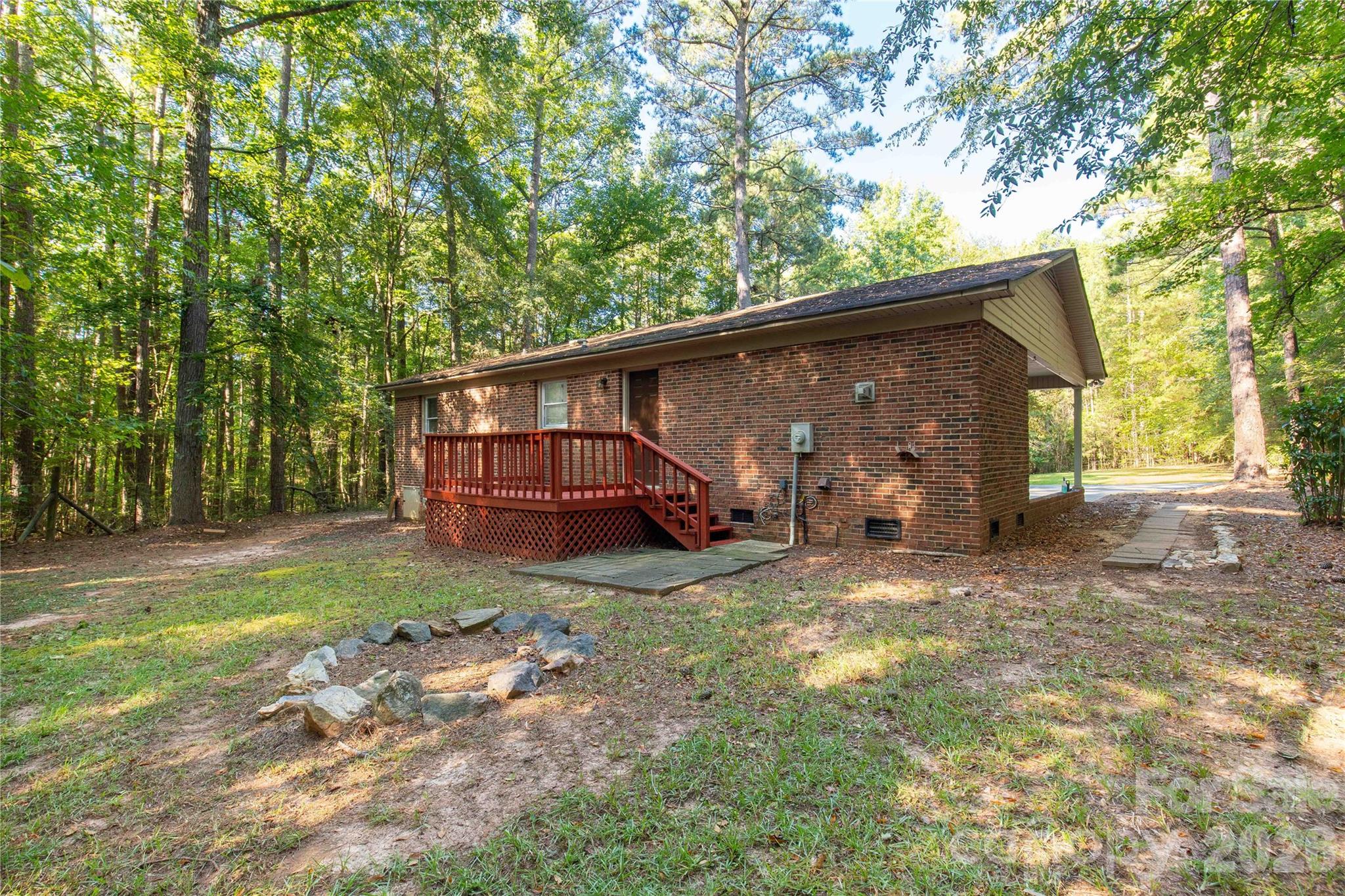 3055 University Drive Property Photo 6