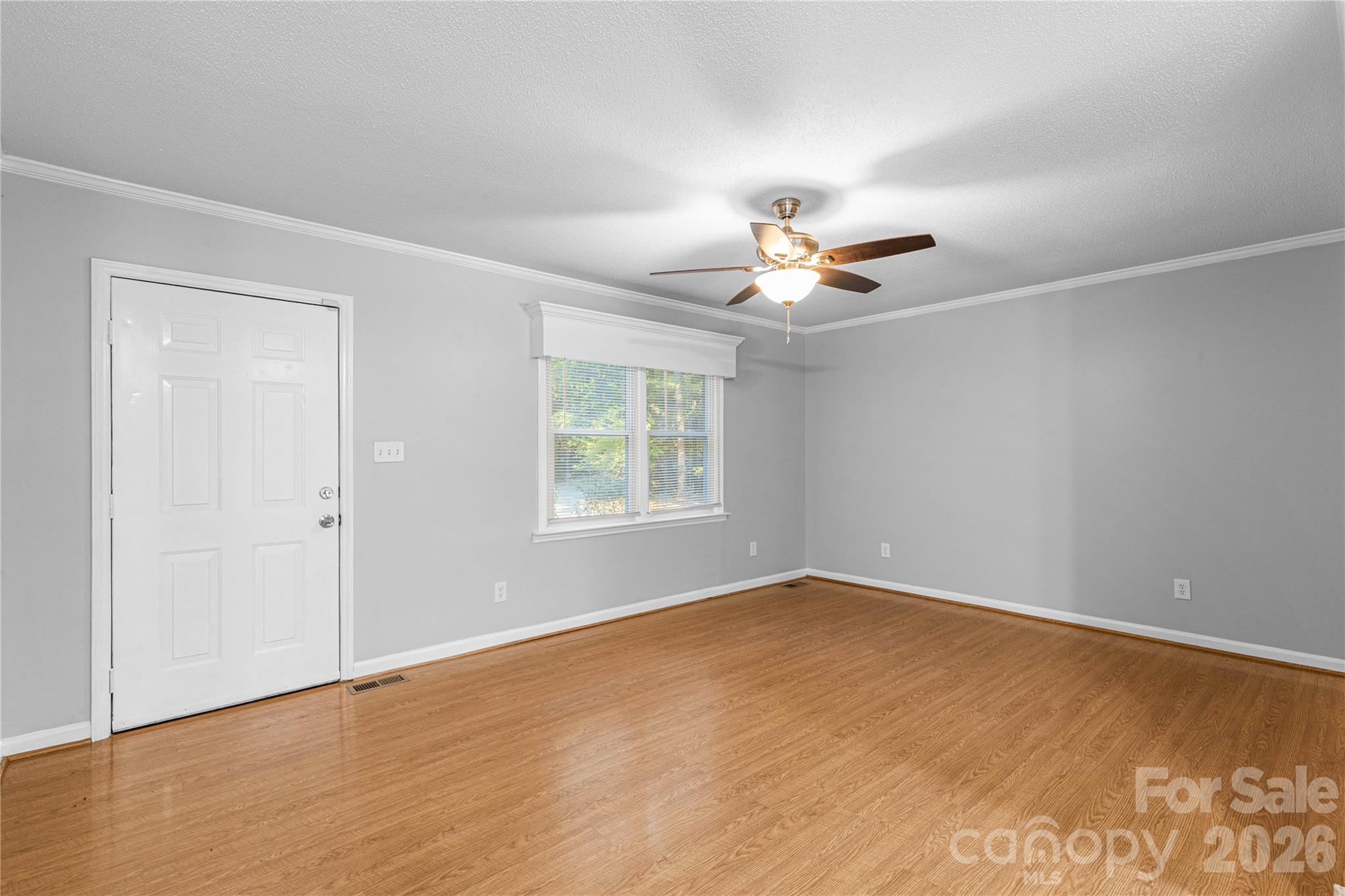 3055 University Drive Property Photo 7