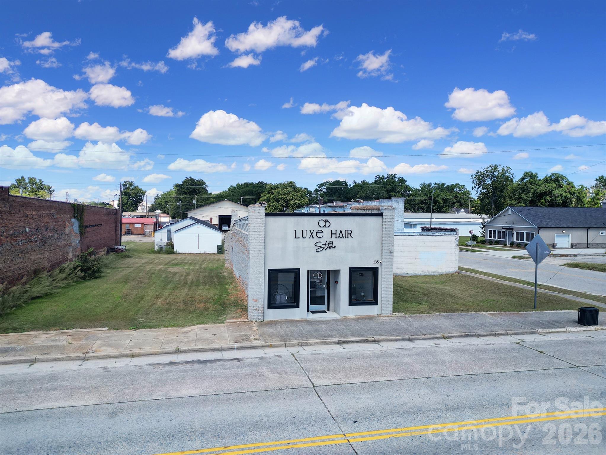 135 E Marion Street Property Photo 2