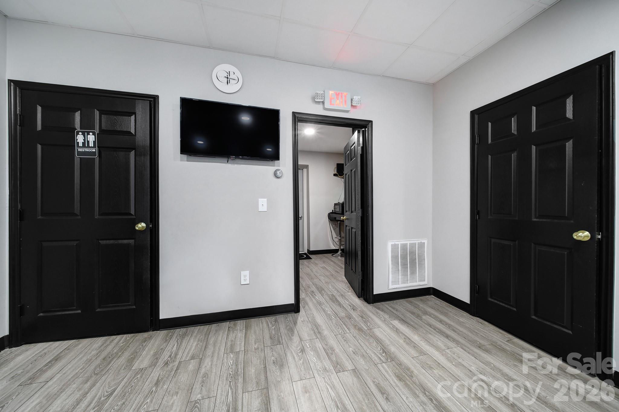 135 E Marion Street Property Photo 19