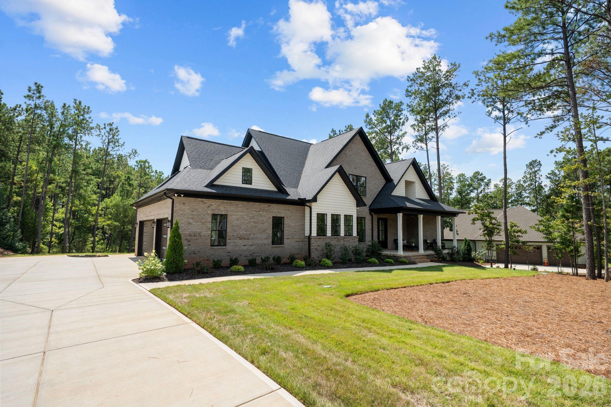 3210 Sherman Drive Property Photo 4