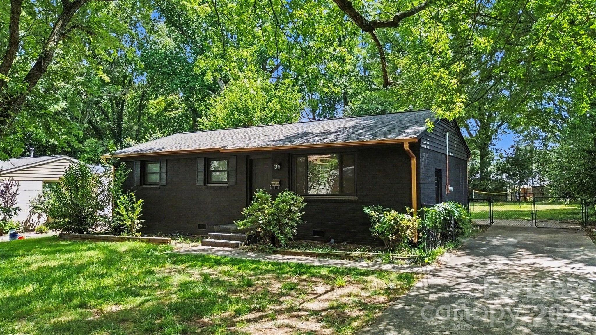 2616 Springway Drive Property Photo 1
