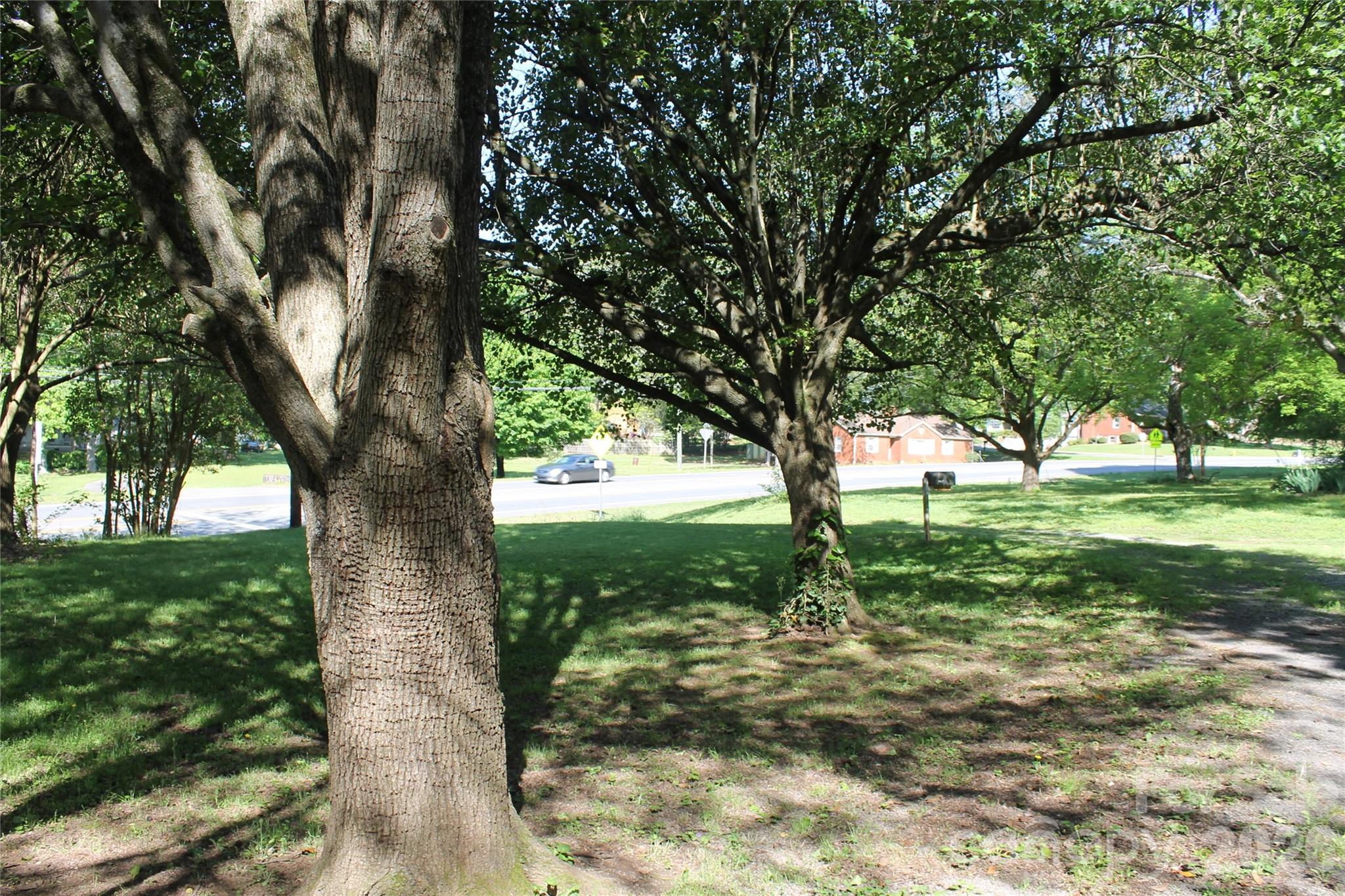 9000 Beatties Ford Road Property Photo 3