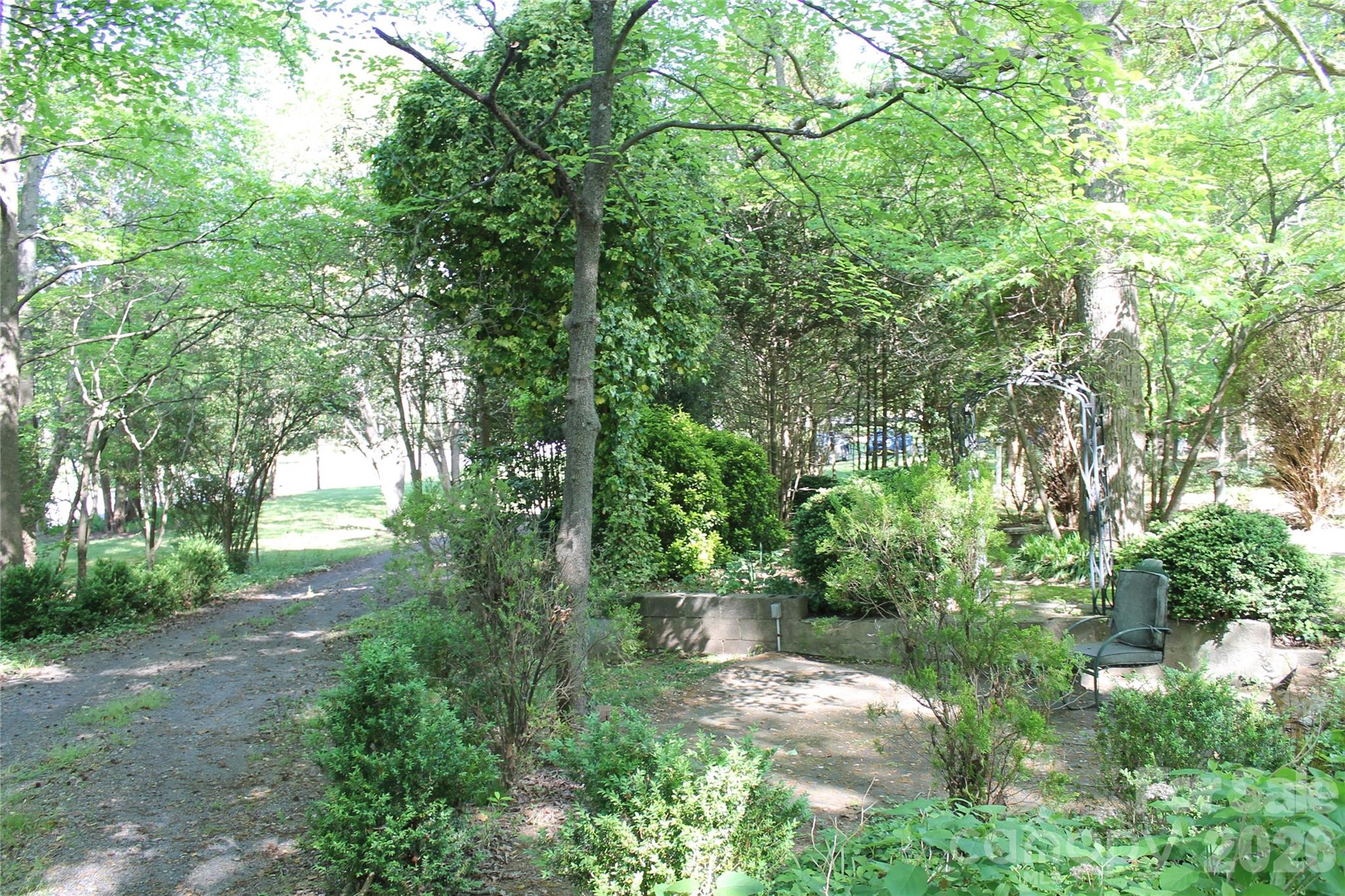 9000 Beatties Ford Road Property Photo 4