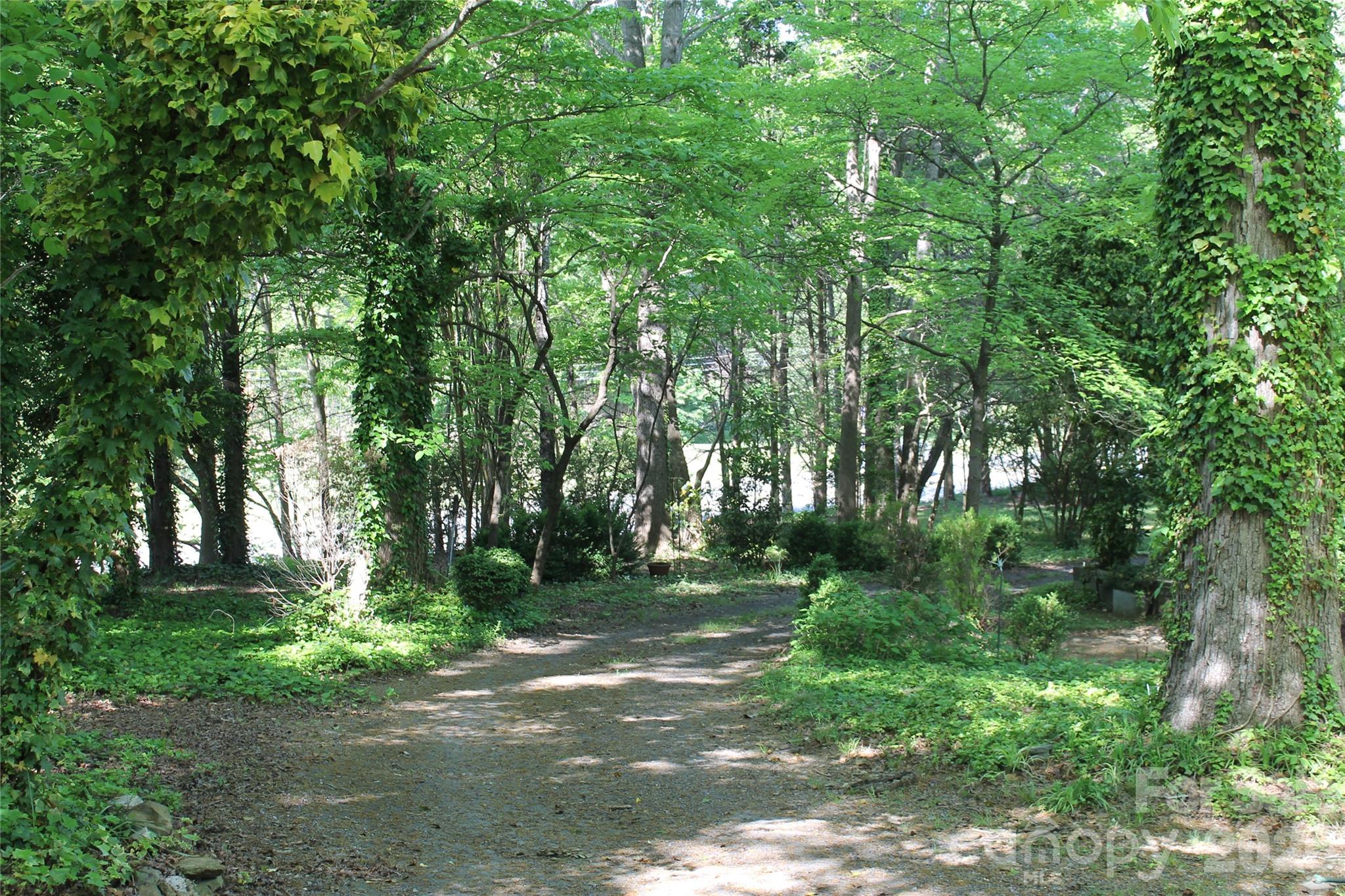 9000 Beatties Ford Road Property Photo 7