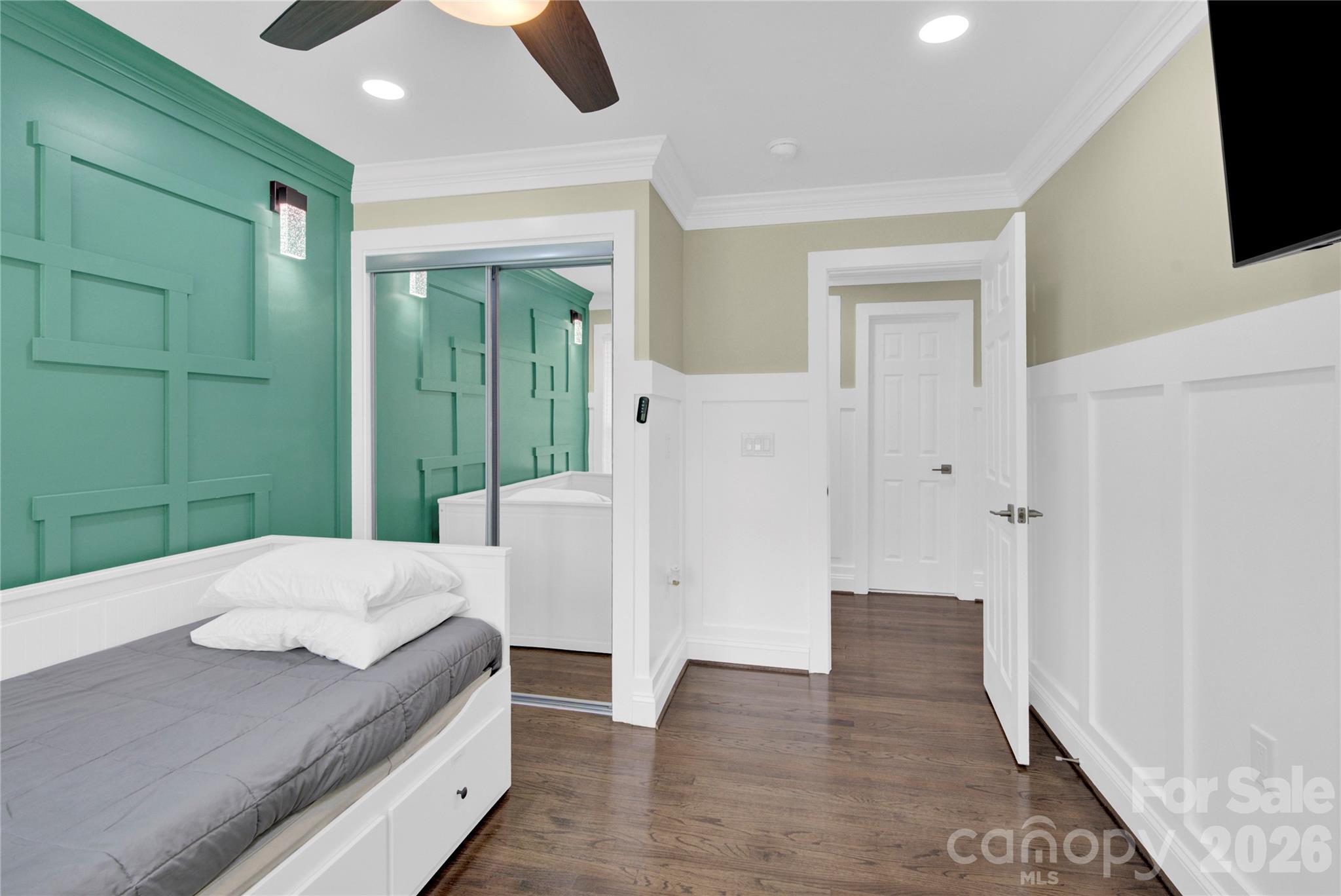 6639 Ronda Avenue Property Photo 8