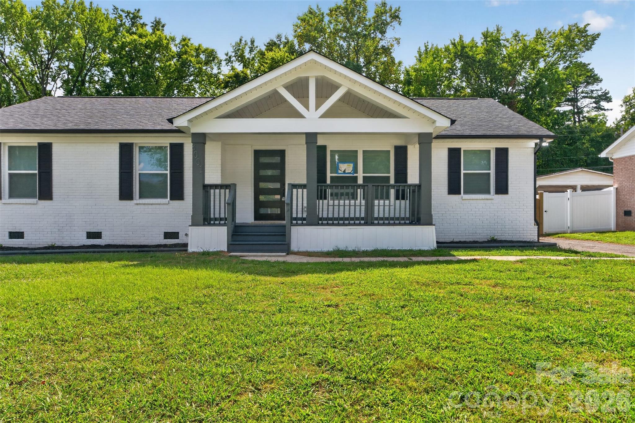 3001 Dalecrest Drive Property Photo 1