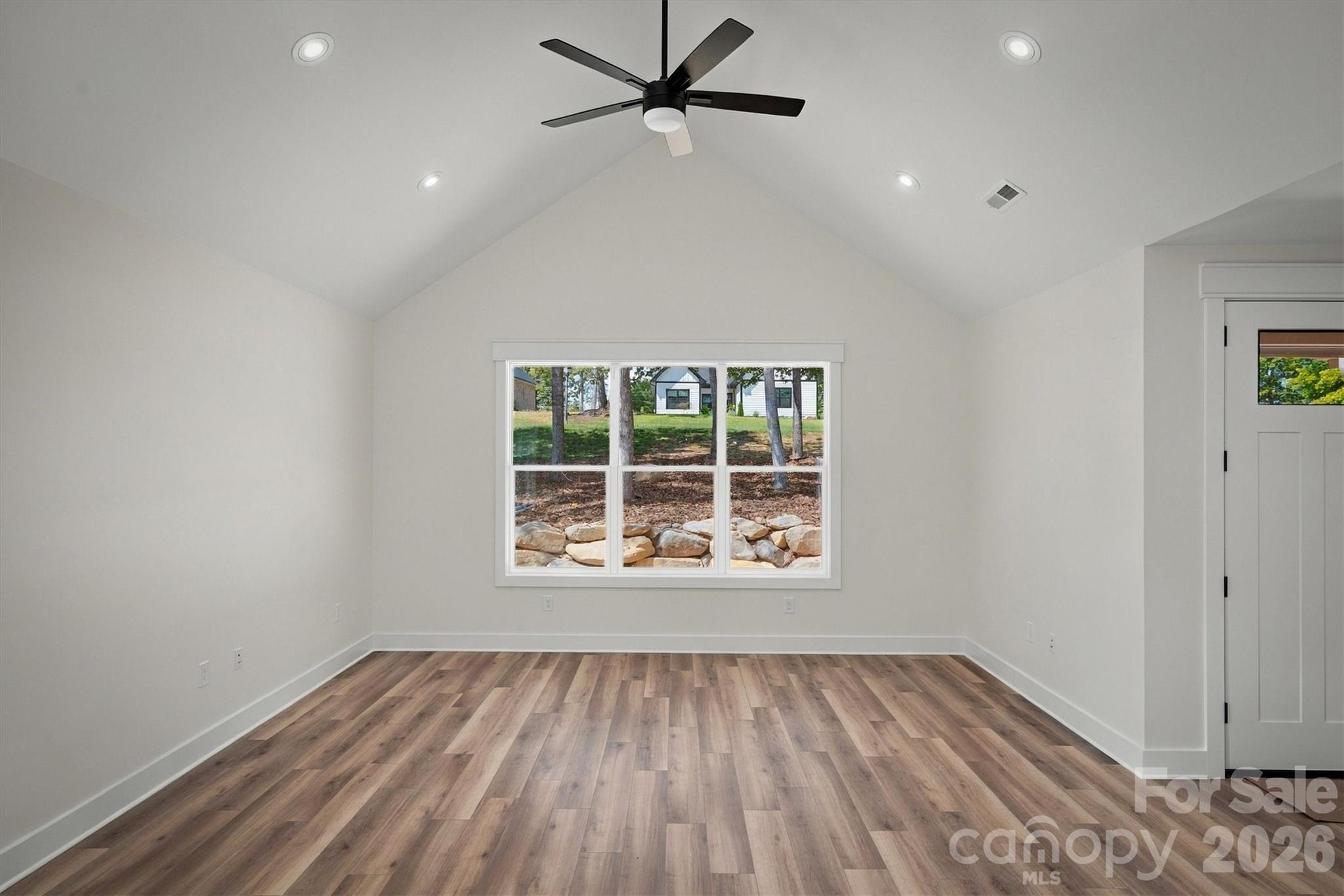 1062 Faith Court Property Photo 6