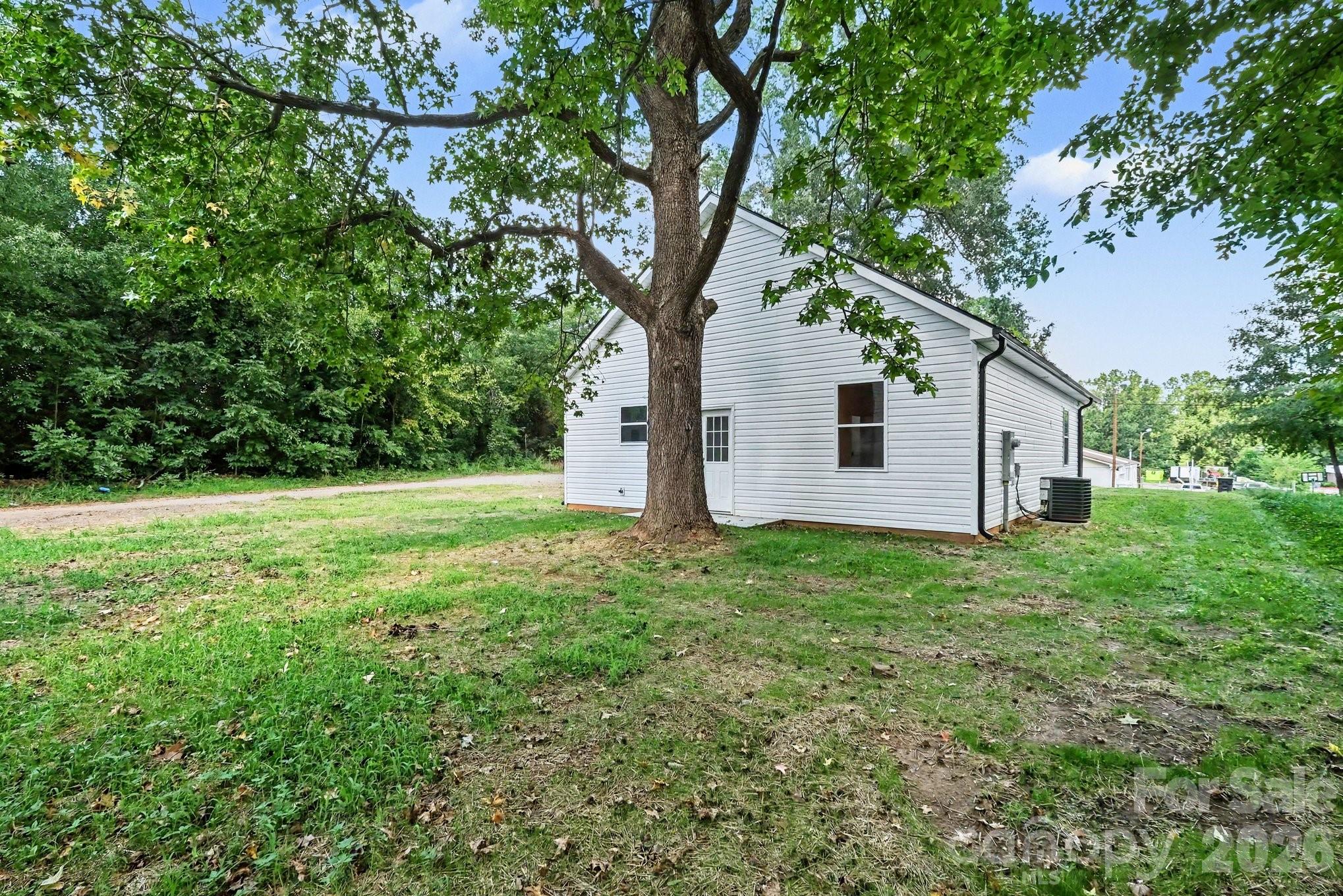 113 W Spencer Street Property Photo 23