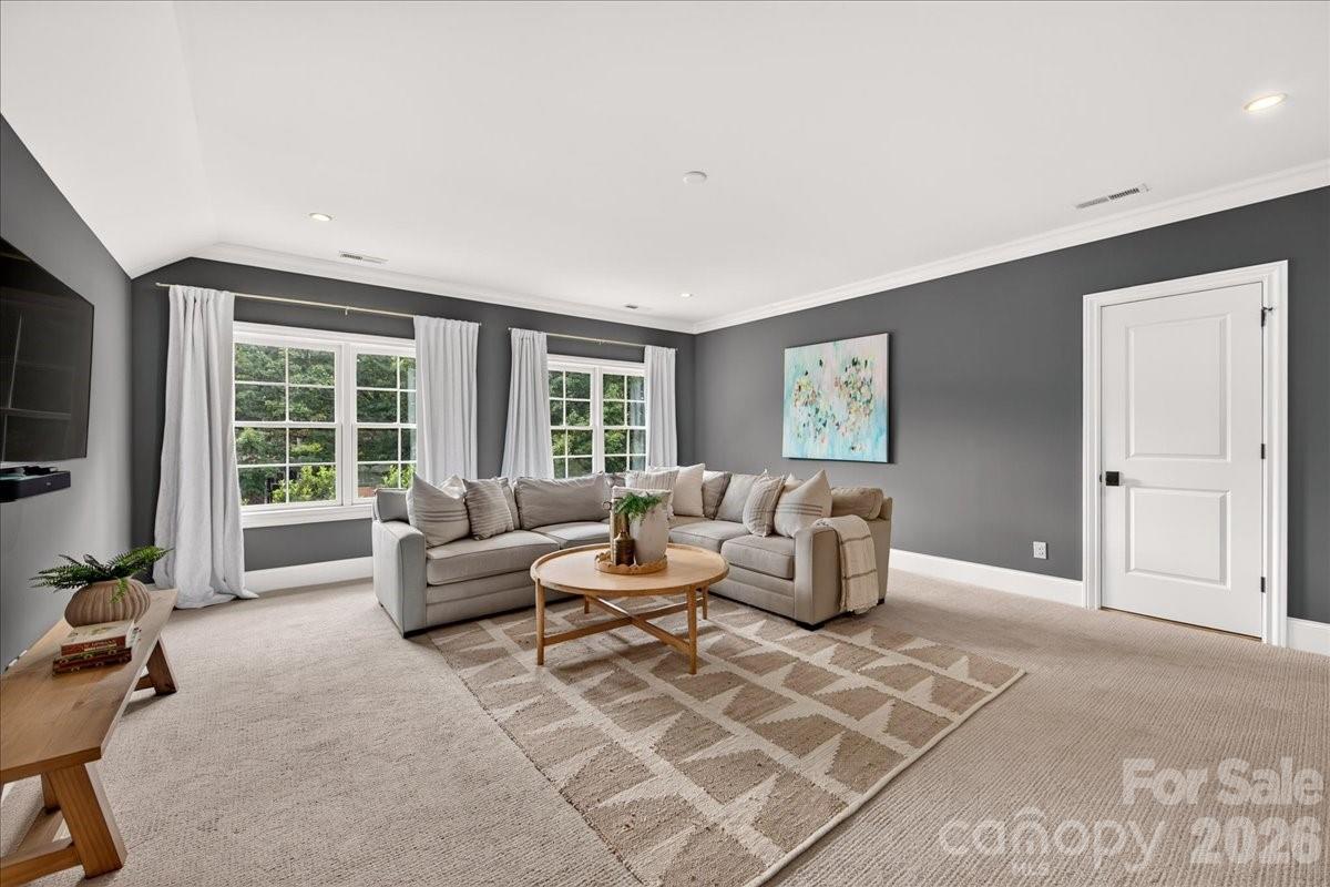 610 Lansdowne Road Property Photo 32