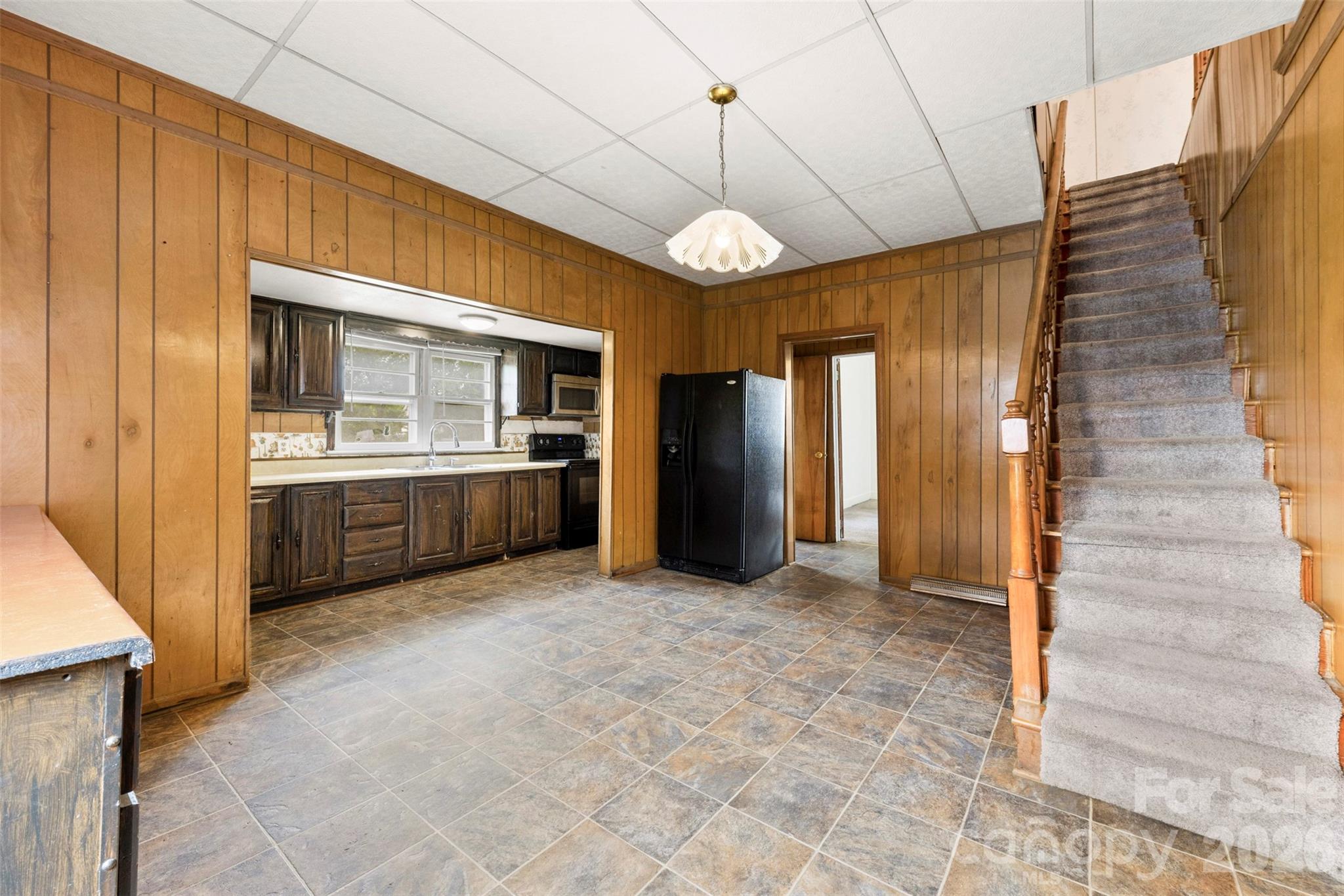 217 S Highland Street Property Photo 6