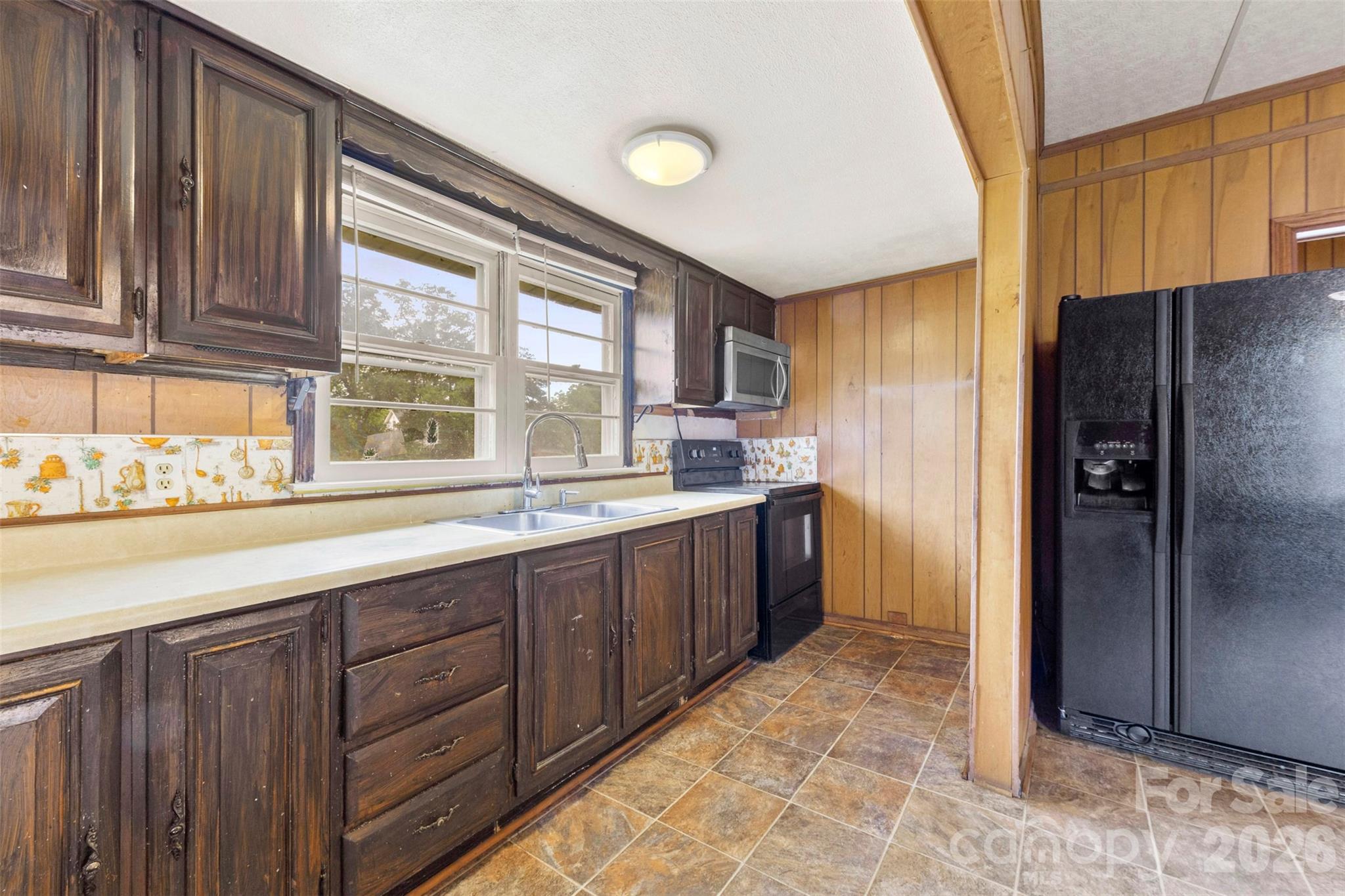 217 S Highland Street Property Photo 9