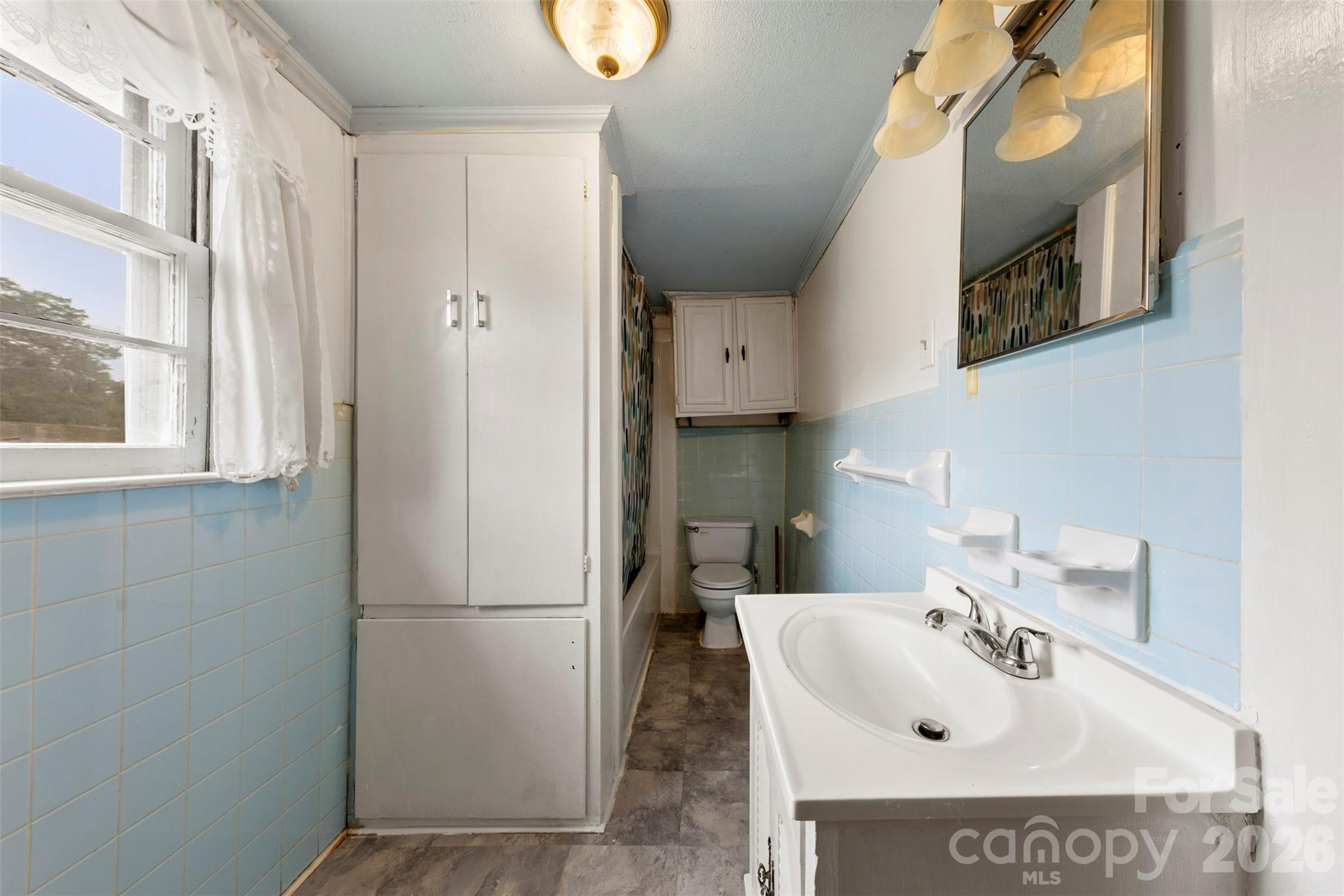217 S Highland Street Property Photo 11