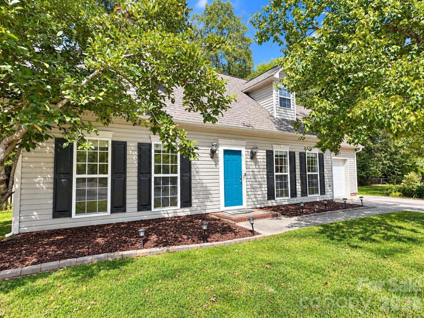 4075 Zebulon Avenue Property Photo 2
