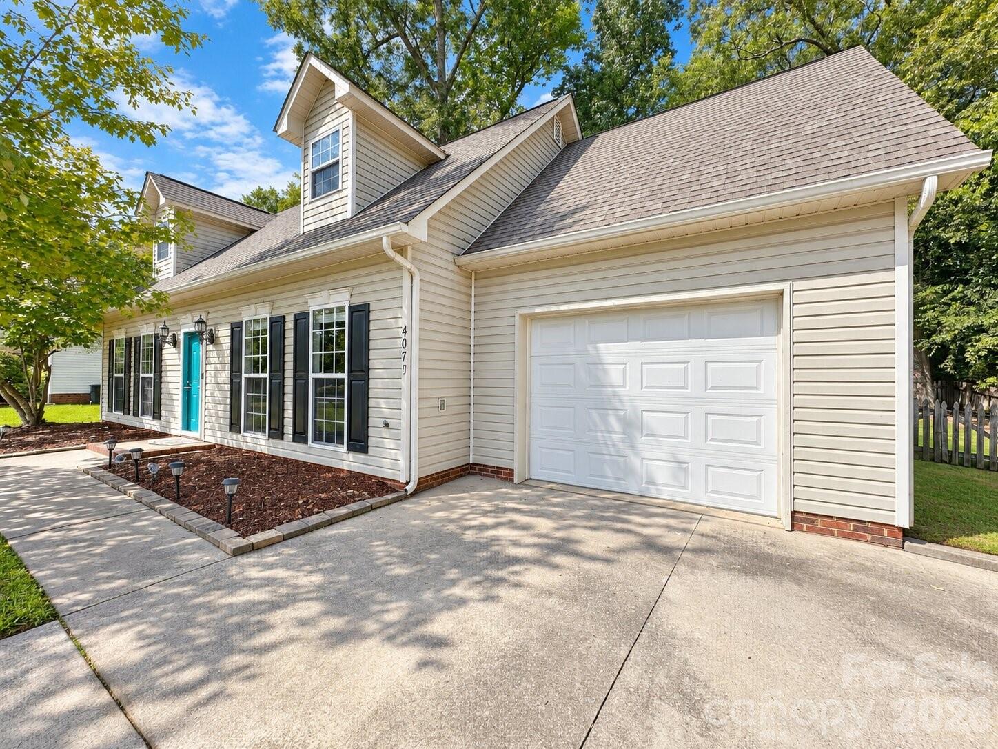 4075 Zebulon Avenue Property Photo 3