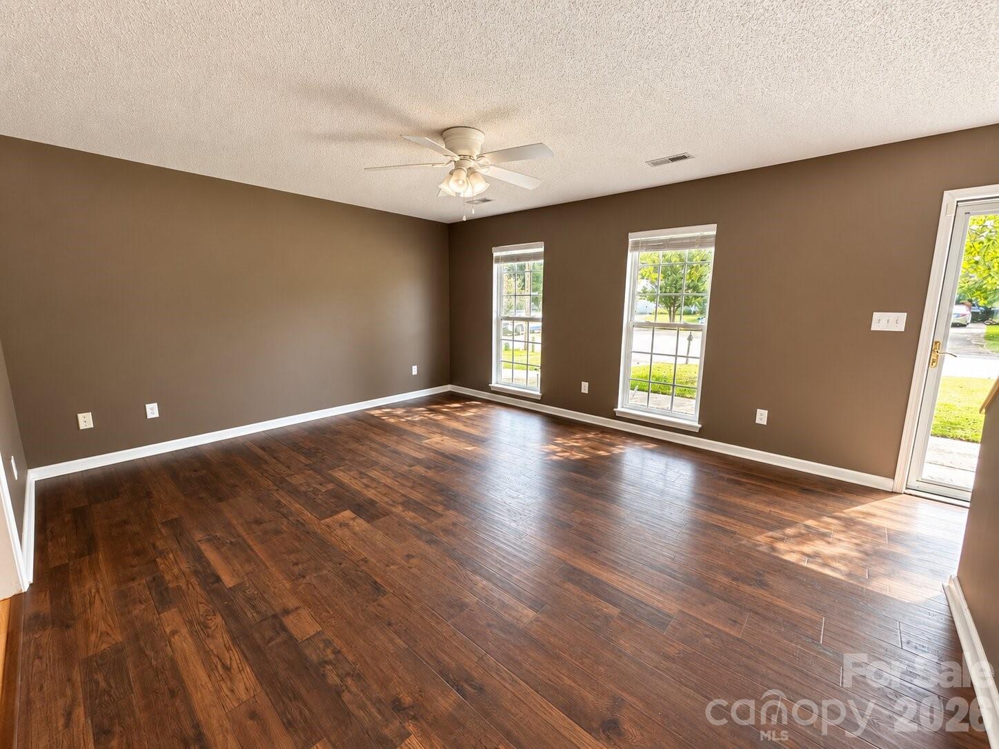 4075 Zebulon Avenue Property Photo 8