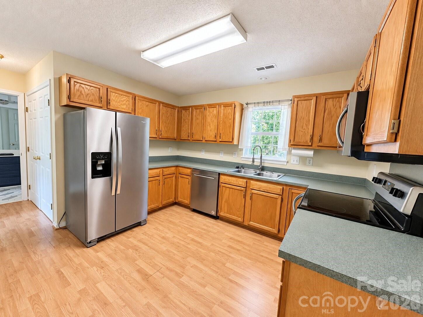 4075 Zebulon Avenue Property Photo 11