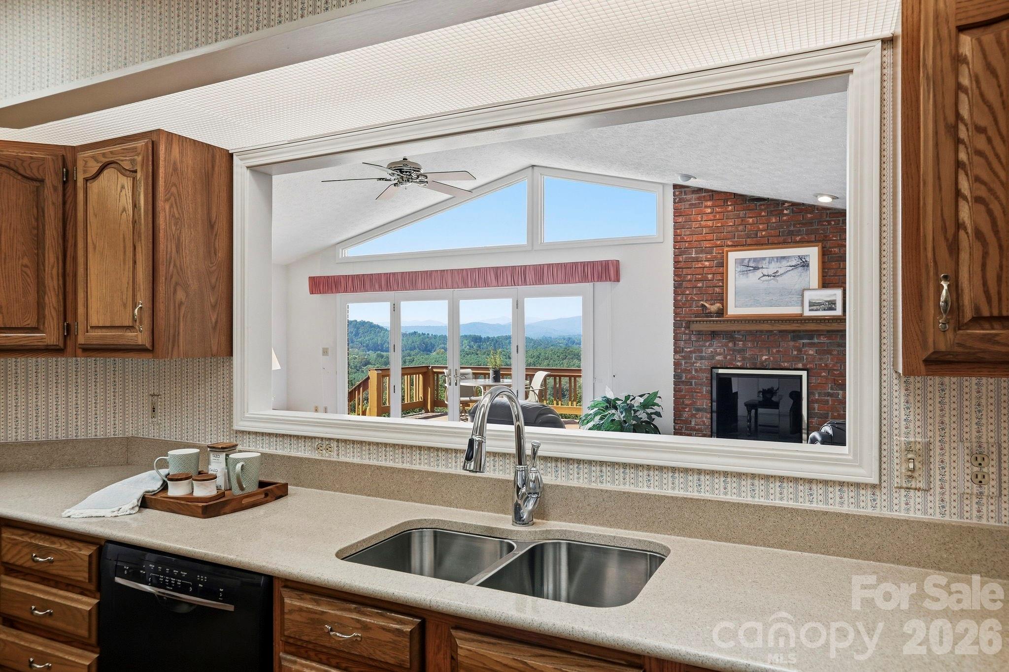 244 Mountain Valley Drive Property Photo 11