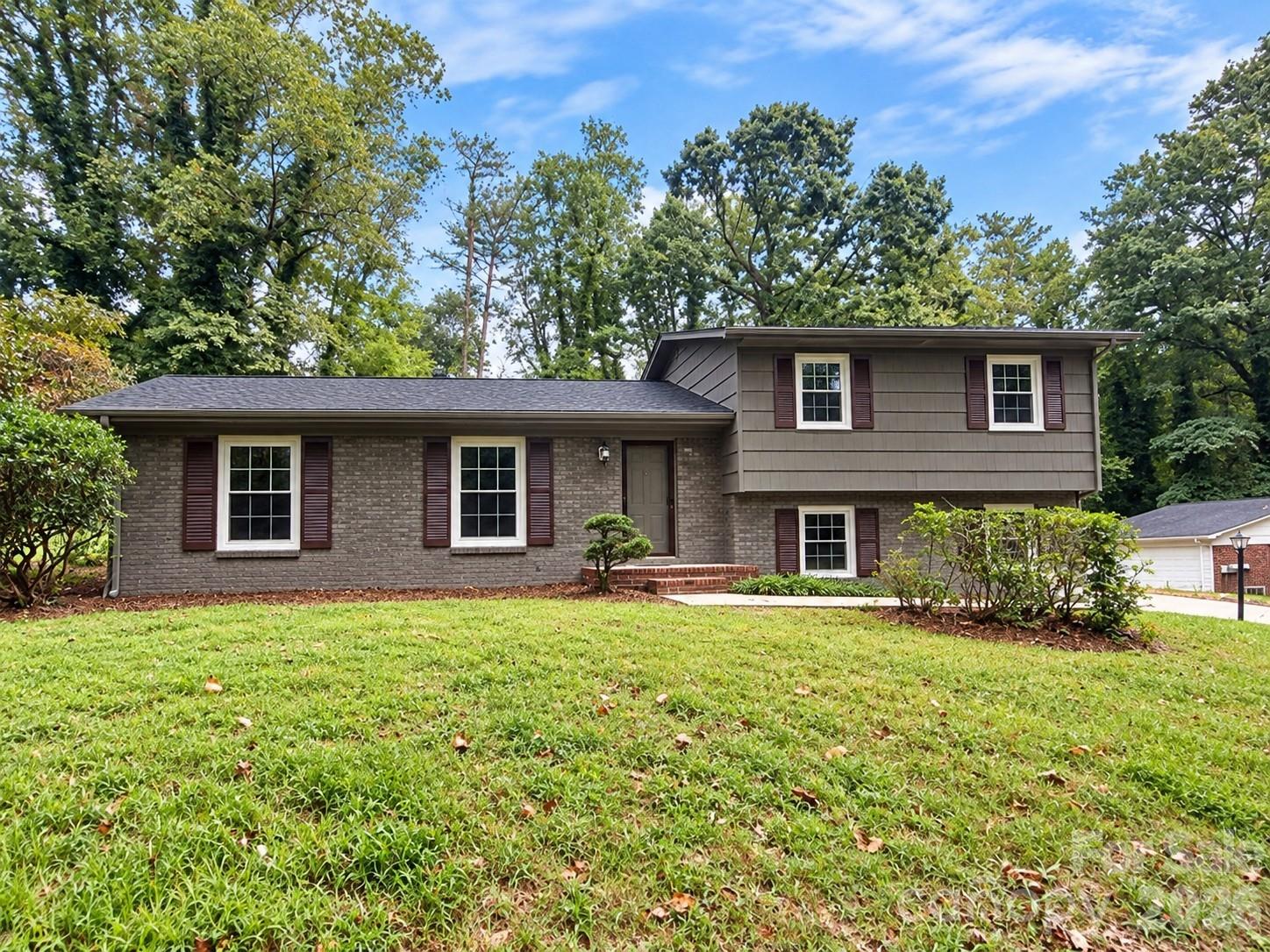 845 Cherokee Place Property Photo 1