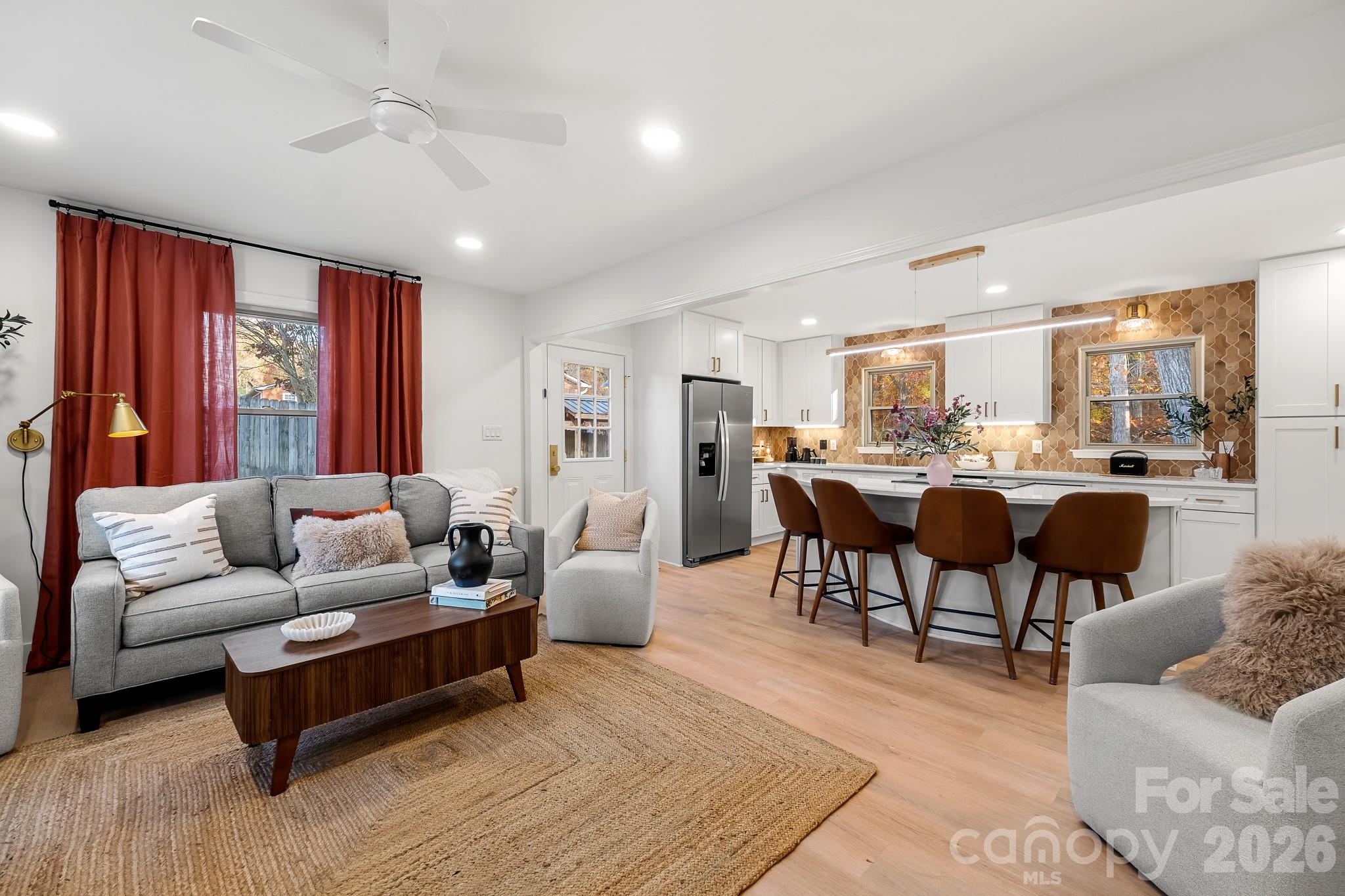 8711 Ellis Road Property Photo 4