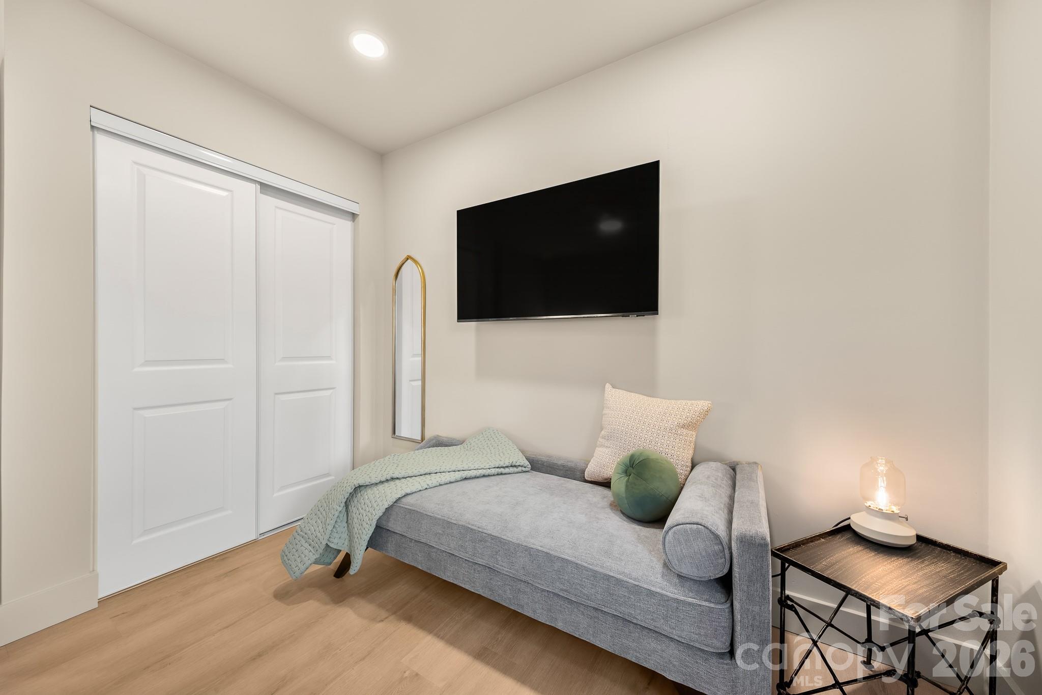 8711 Ellis Road Property Photo 18