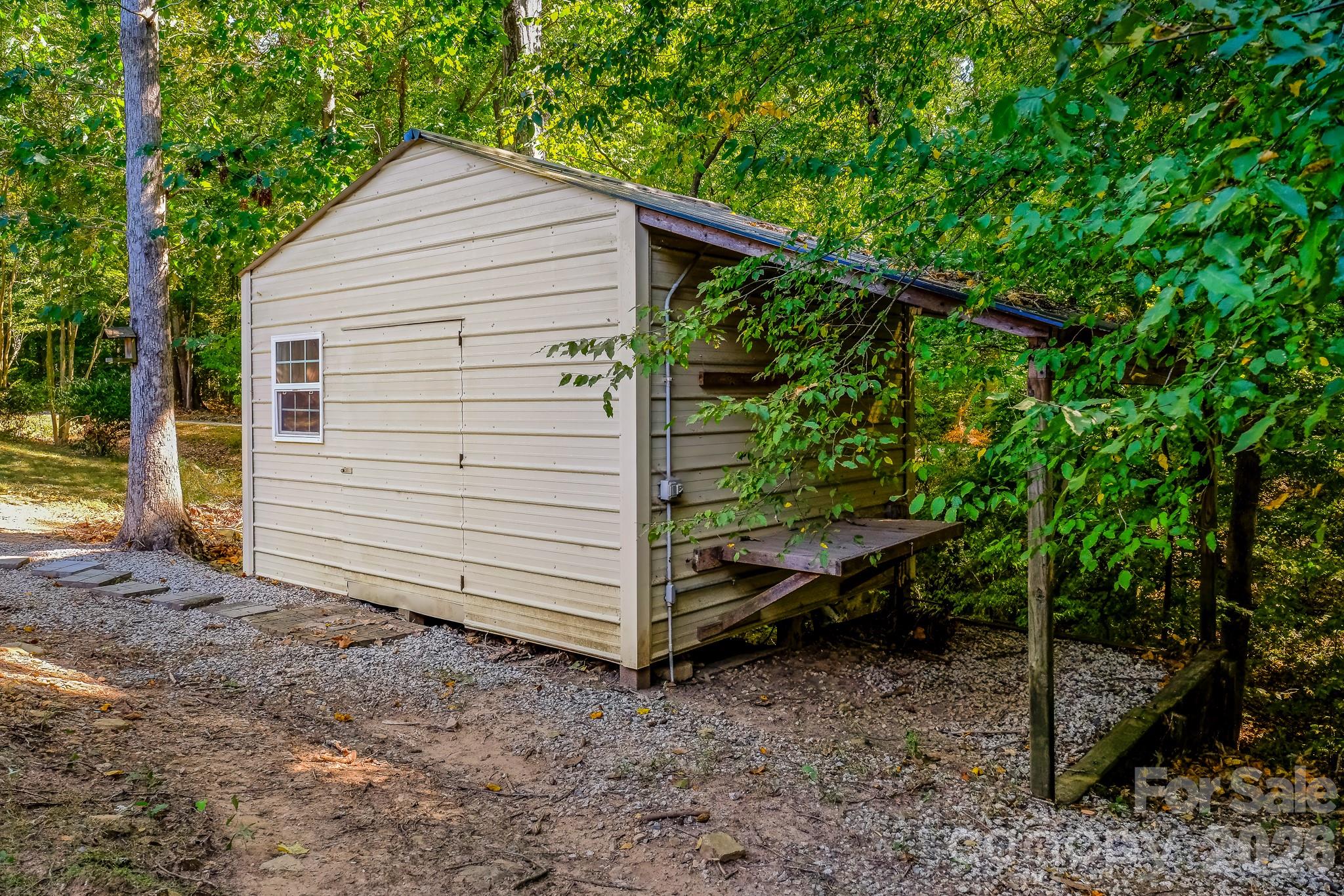 8711 Ellis Road Property Photo 29