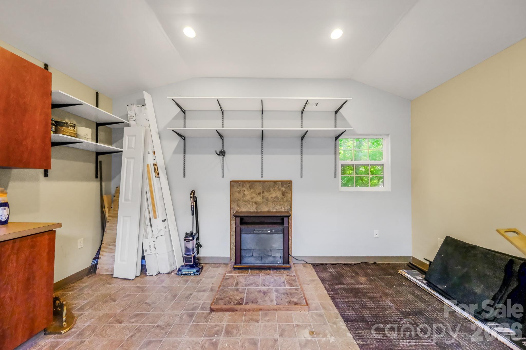 8711 Ellis Road Property Photo 30