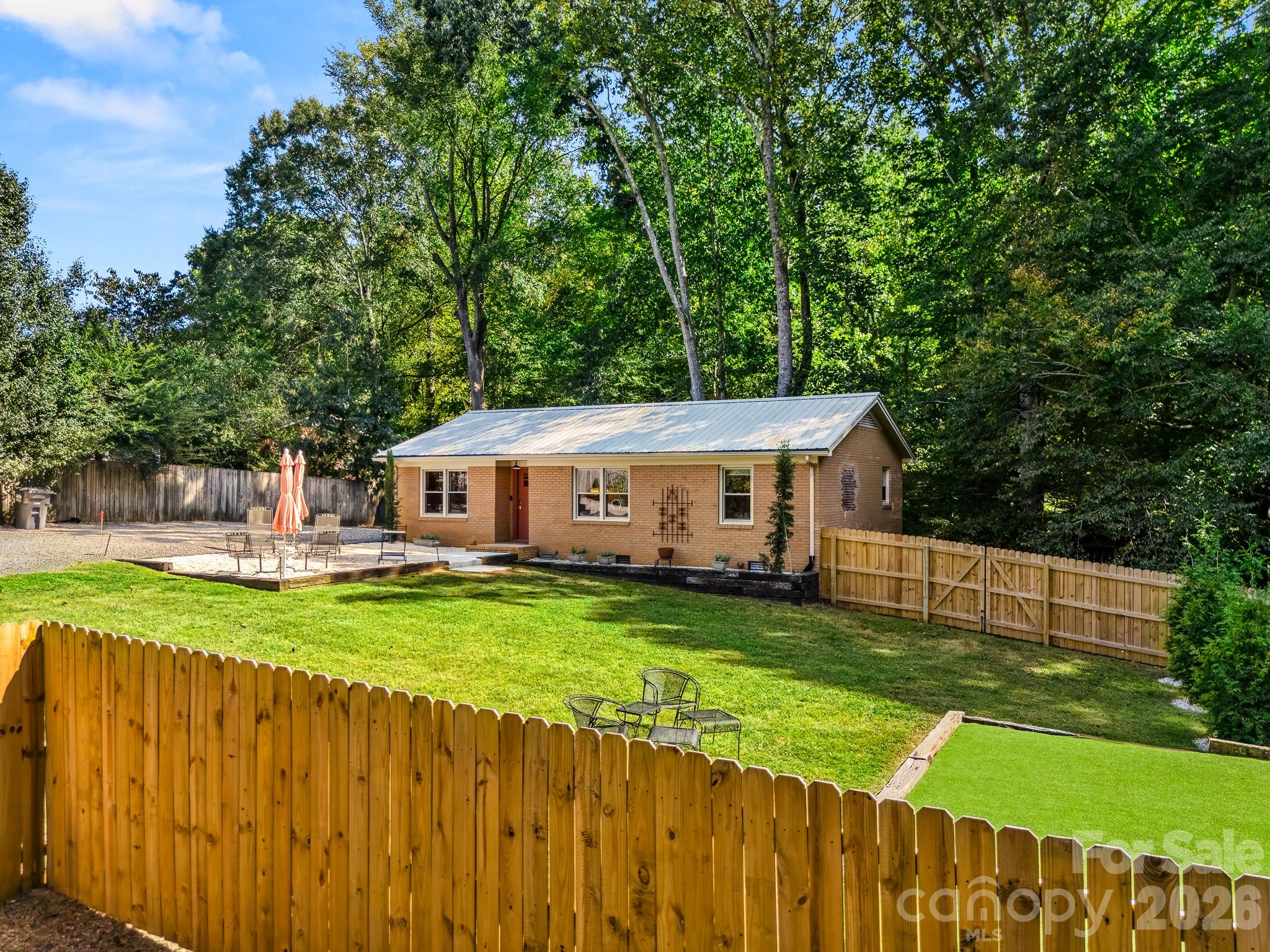 8711 Ellis Road Property Photo 34