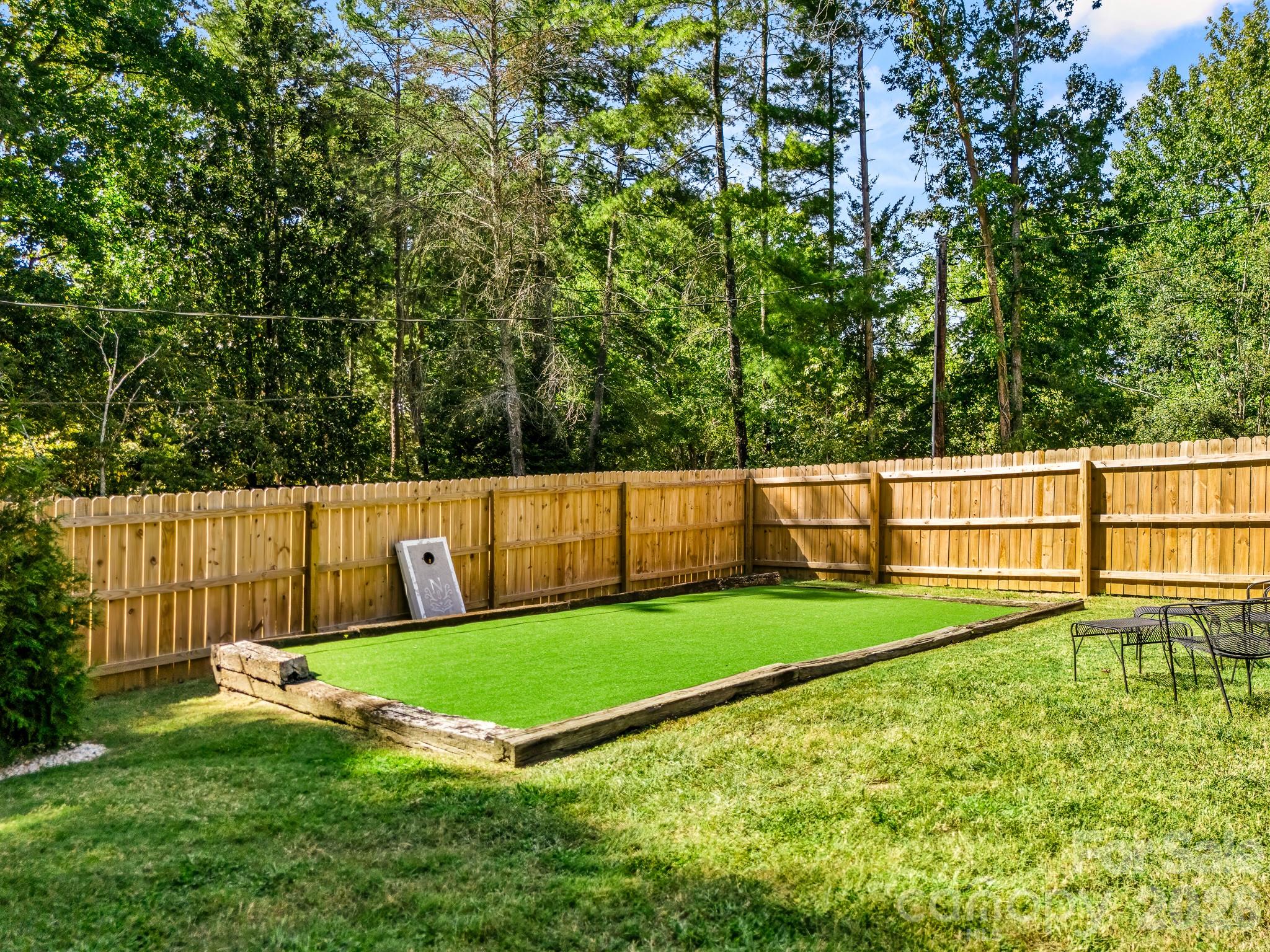 8711 Ellis Road Property Photo 35