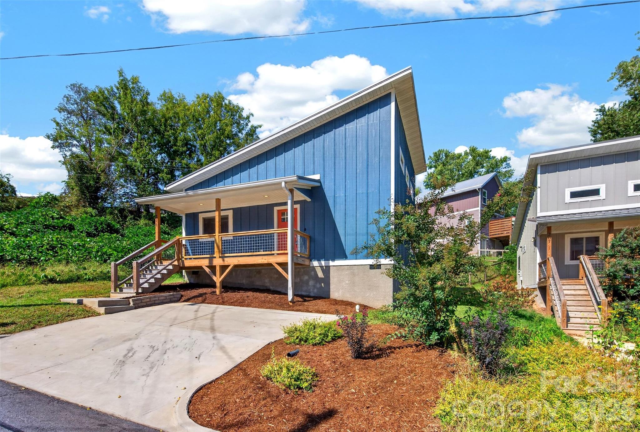 211 Hanover Street Property Photo 2